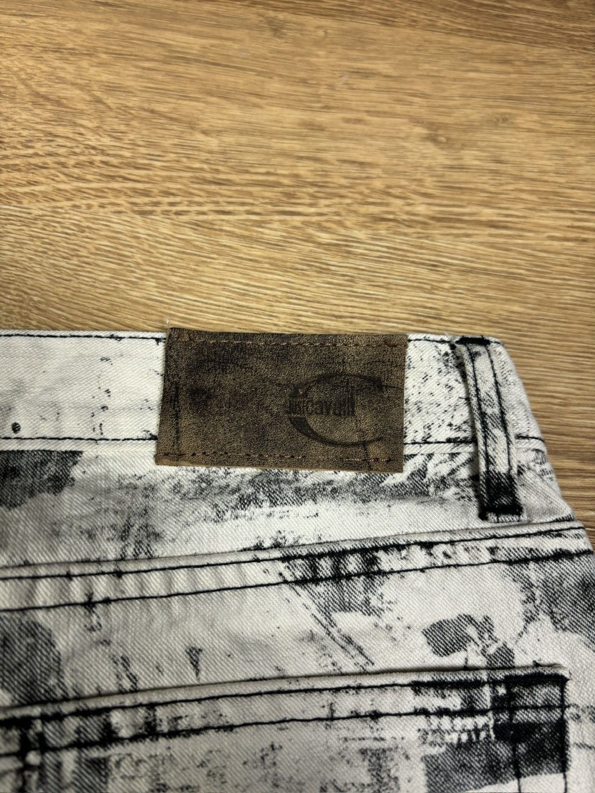 Just Cavalli 2000s Just Cavalli Newspaper Print Flared Denim Jeans Size US 35 - 11 Thumbnail