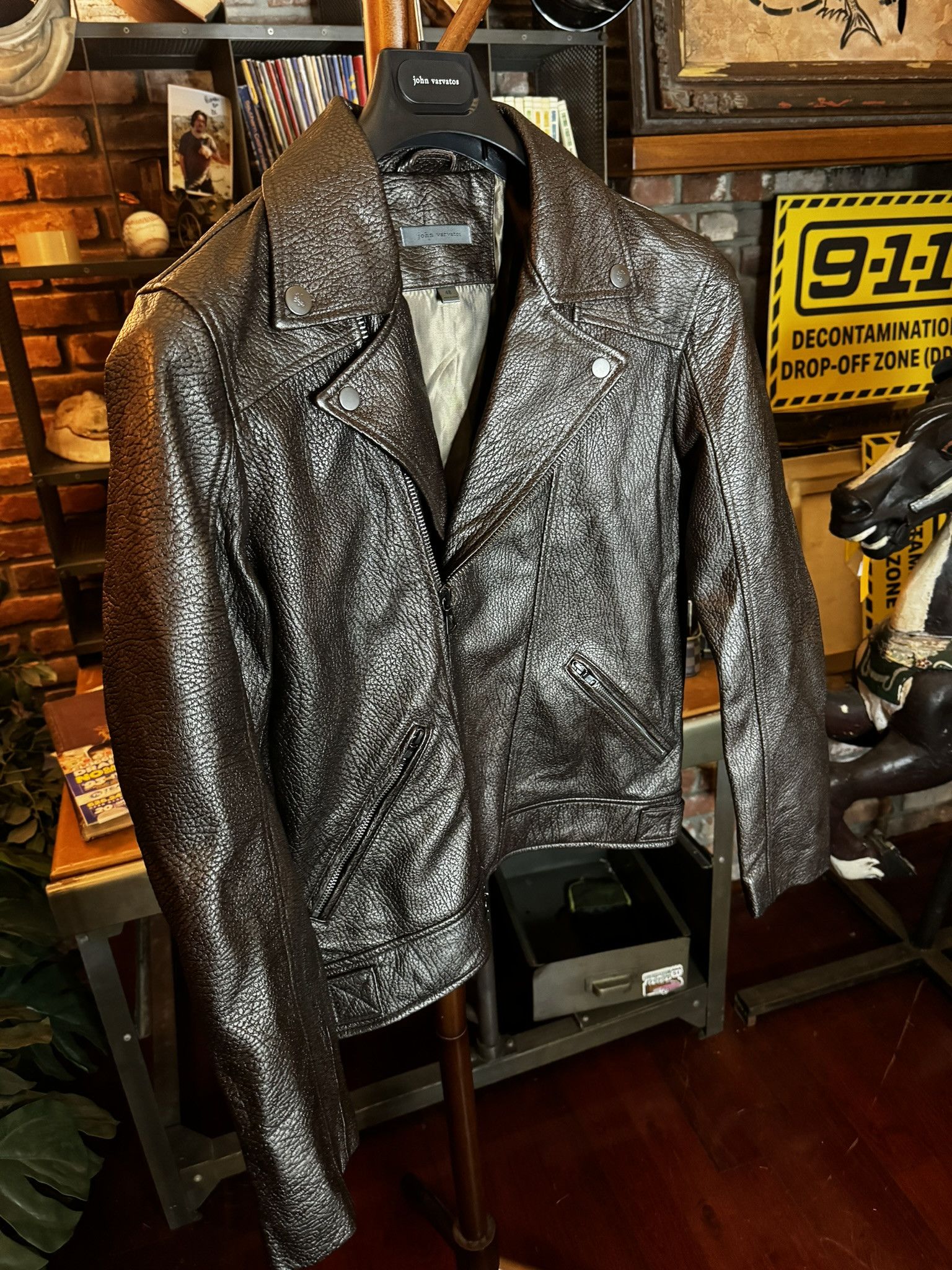 John Varvatos JOHN VARVATOS 25th YEAR Silver Foil Leather Moto Jacket sz48 Size US M / EU 48-50 / 2 - 3 Thumbnail