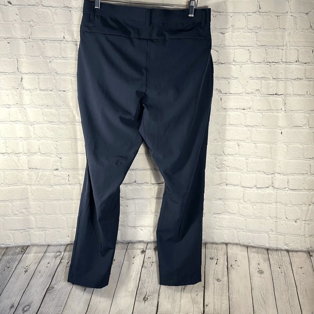 Fabletics Fabletics The Only Classic Fit Performance Pants Pants Men 31 Navy Gray Chino Inseam 30" Size US 31 - 6 Thumbnail