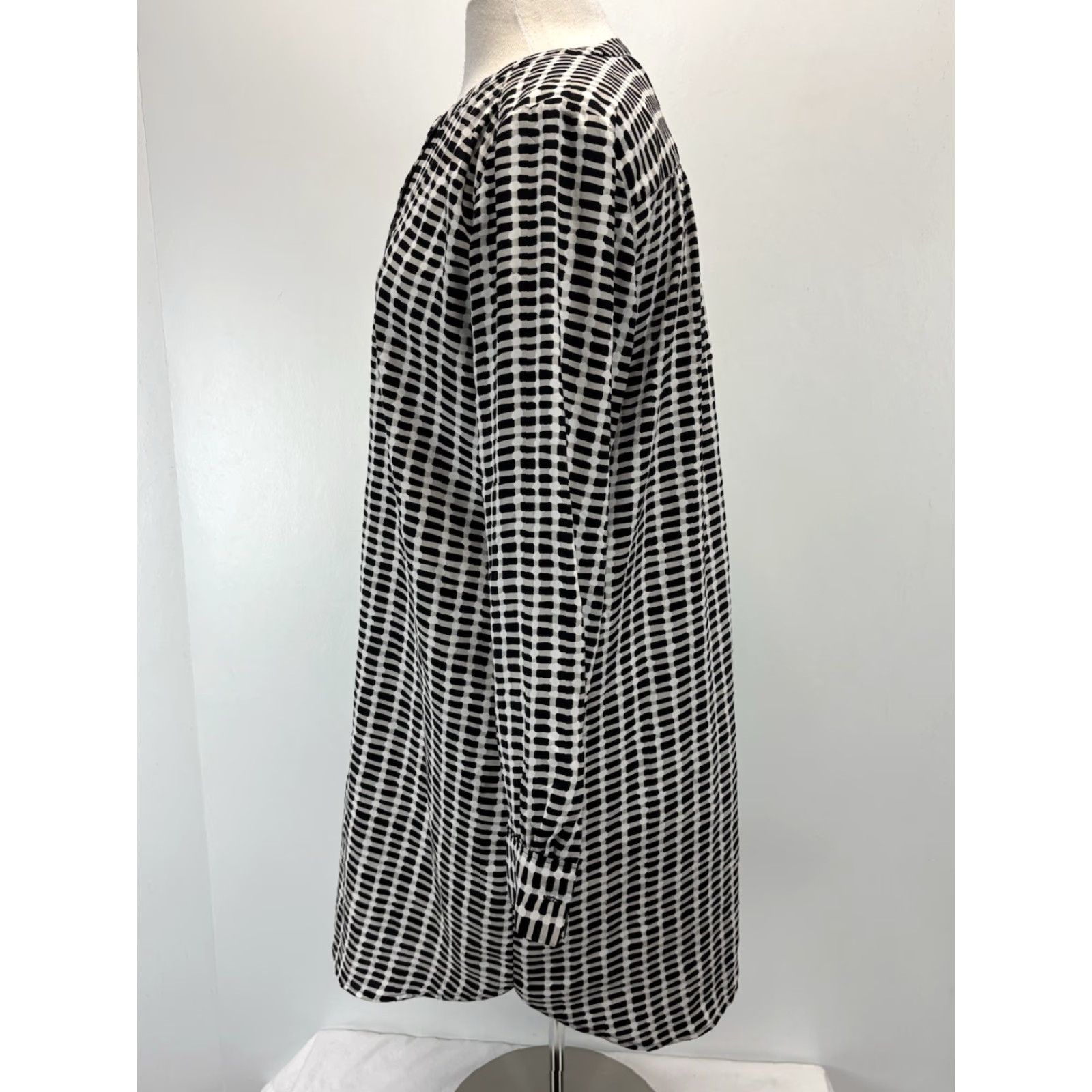 Loft VINTAGE not specified; use: LOFT Shift Dress Women S Black Check Knee Length Long Sleeve Size S / US 4 / IT 40 - 2 Thumbnail