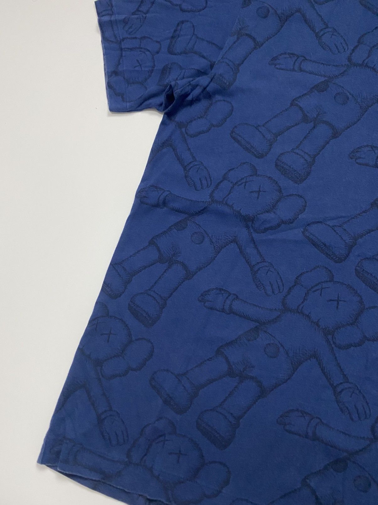 Kaws Kaws Full print tee Size US XL / EU 56 / 4 - 2 Thumbnail
