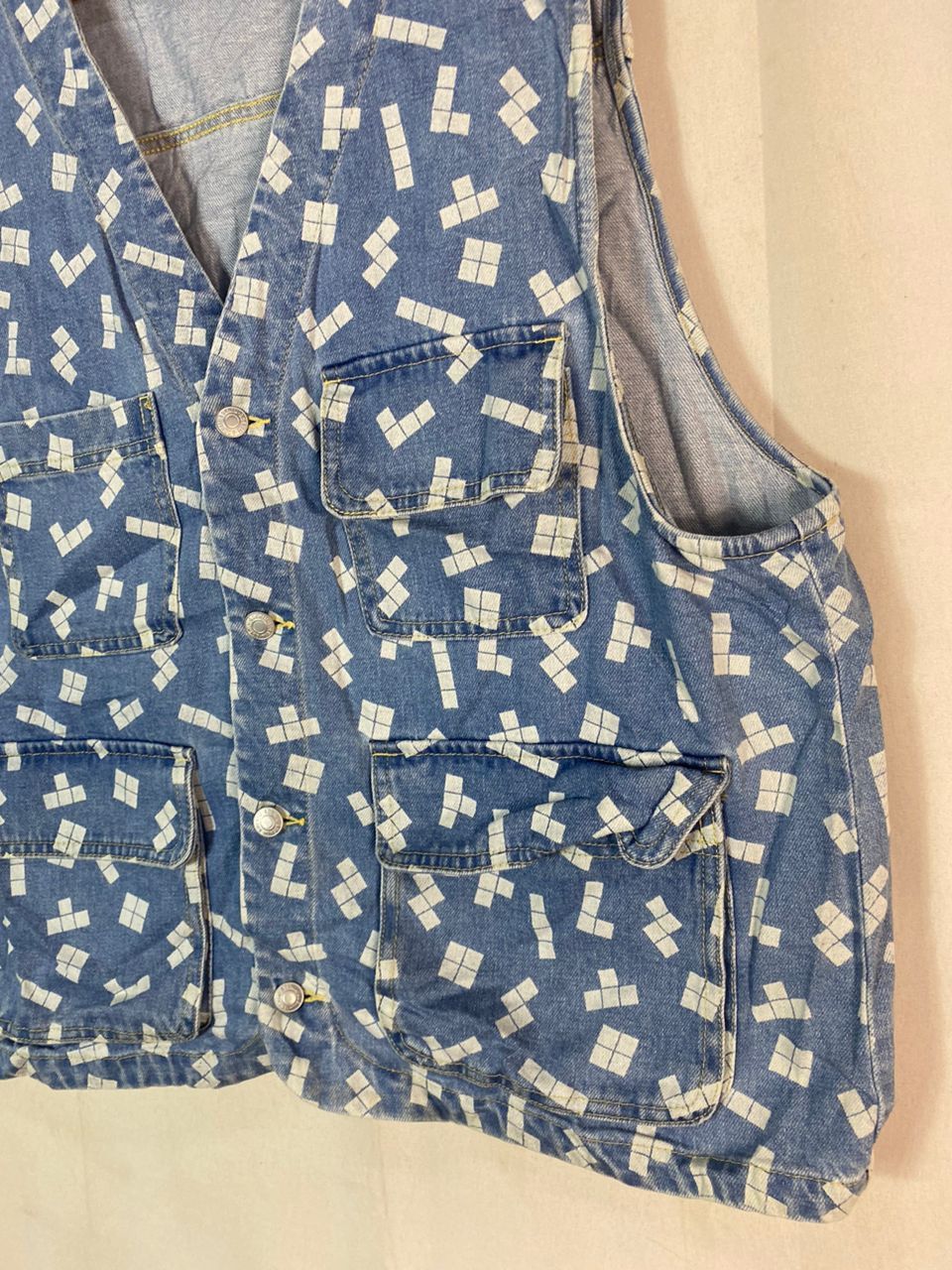 H&M H&M x Tetris puzzle game fullprint denim vest Size US L / EU 52-54 / 3 - 3 Thumbnail