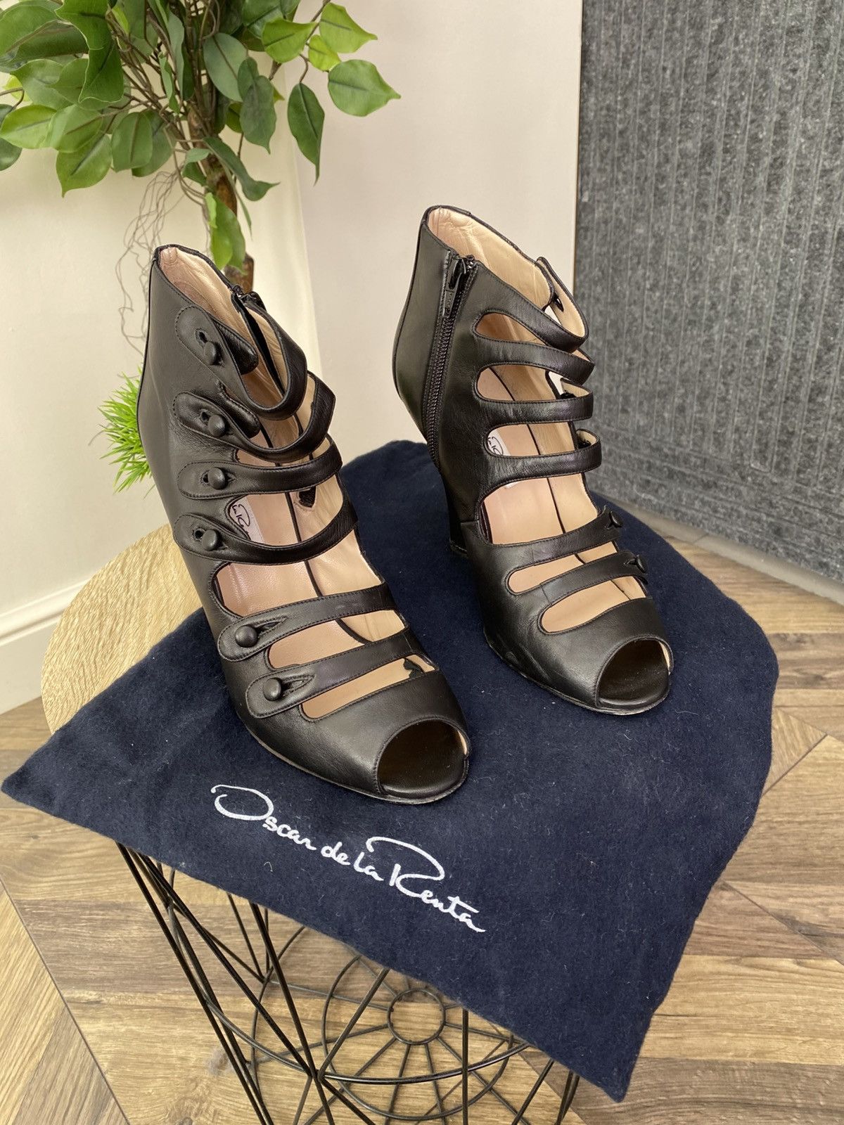 Oscar De La Renta Vintage Oscar de la Renta Leather Caged Ankle Length Sandals Size US 9.5 / IT 39.5 - 3 Thumbnail