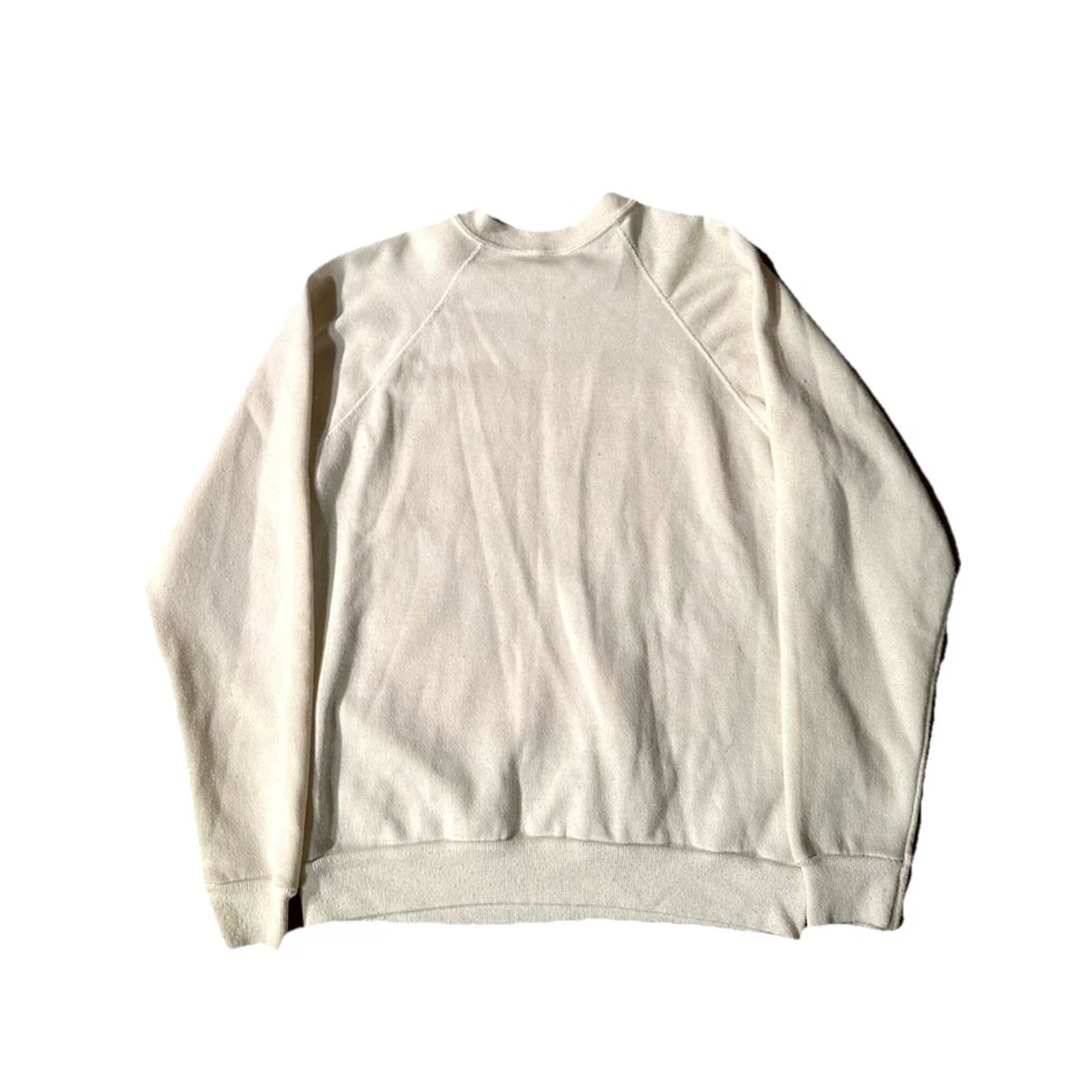 Vintage VINTAGE University Of Puerto Rico Solid Crew Neck Sweater Sz Medium Men Crew Neck Size M White 80s 70s Gym & Training Sweater Size US M / EU 48-50 / 2 - 8 Thumbnail