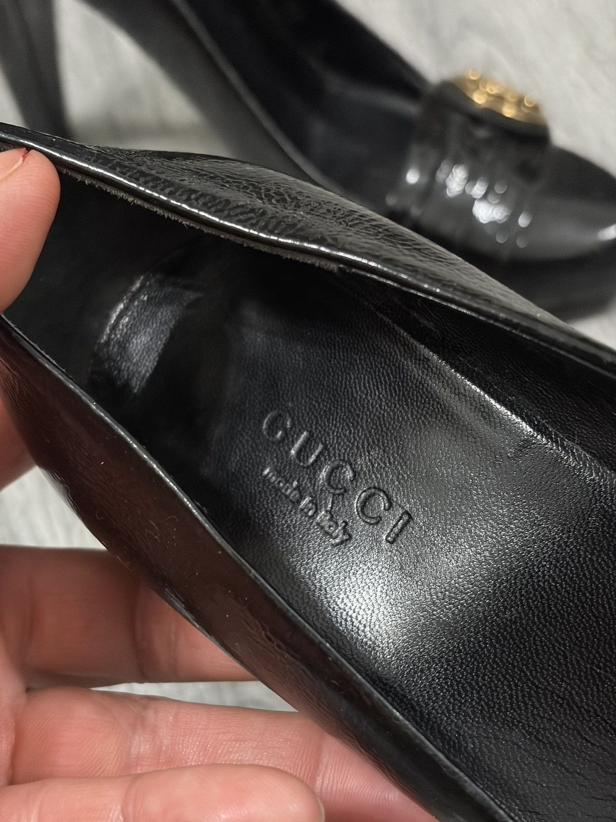Gucci Gucci Black Patent Leather Heels with Gold Emblem Size US 6 / IT 36 - 4 Thumbnail