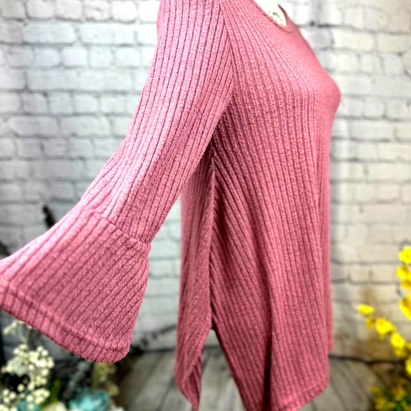 Other Love by Chesley Scoop Neck, Bell Sleeves Sweater - size M Size M / US 6-8 / IT 42-44 - 2 Thumbnail