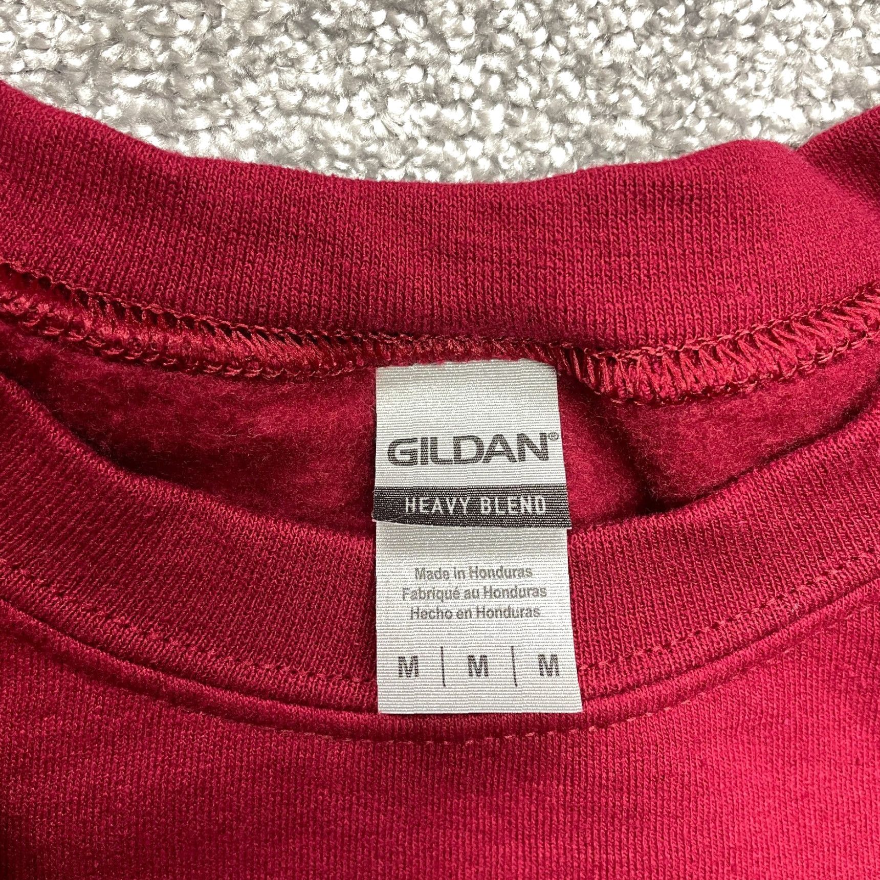 Gildan Gildan Heavy Blend Sweatshirt Adult Medium Dark Red Happy Holidays Pullover Crew Sweatshirt Mens Girls Unisex Adults Christmas Theme Size US M / EU 48-50 / 2 - 4 Thumbnail
