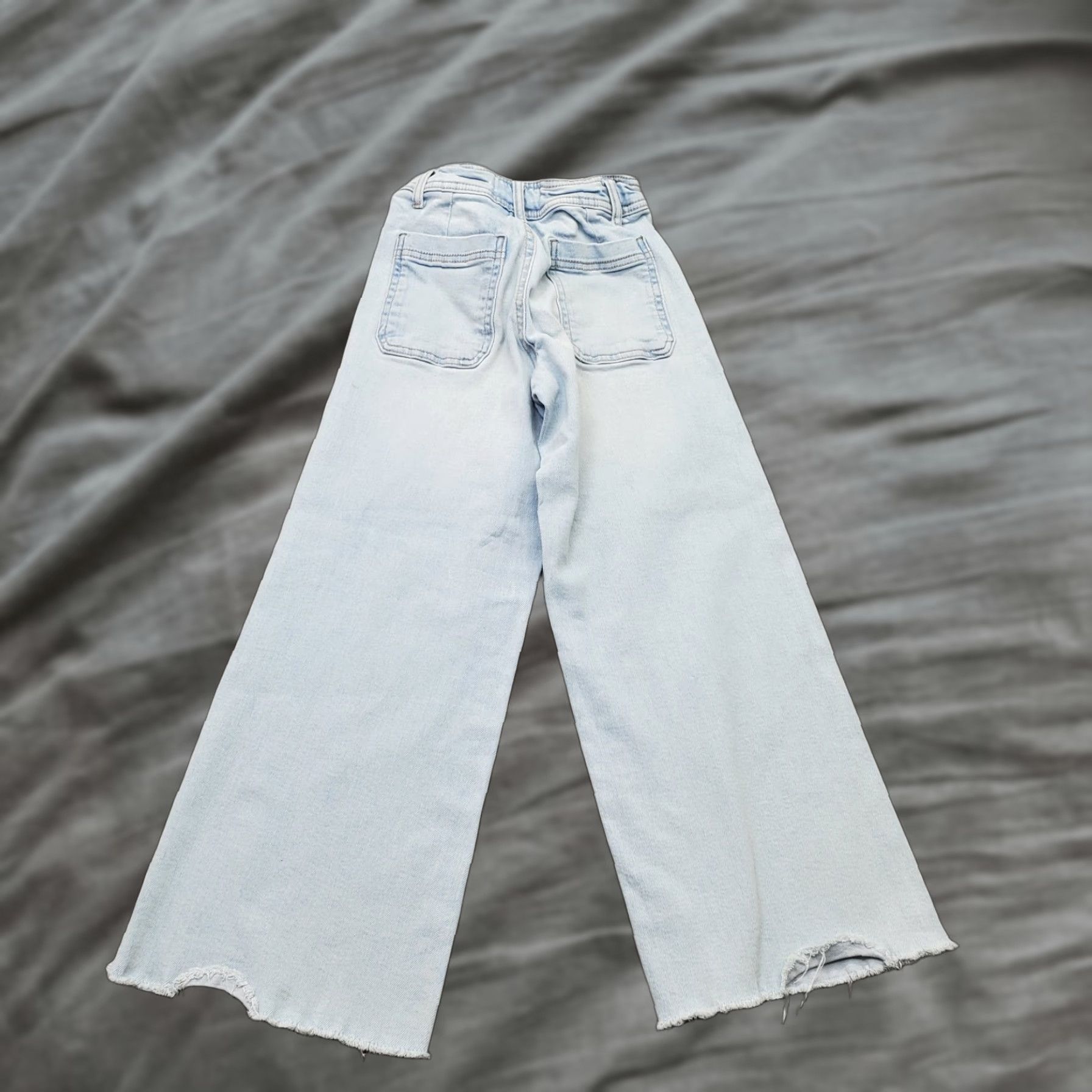 Zara Zara Jeans Womens 9 Blue Denim High Rise Adjustable Waist Frayed Hem Wide Leg, Jeans, Womens, Size 9, Blue, 21.75 Inseam, 30.5 Outseam Size 30" / US 8 / IT 44 - 1 Thumbnail