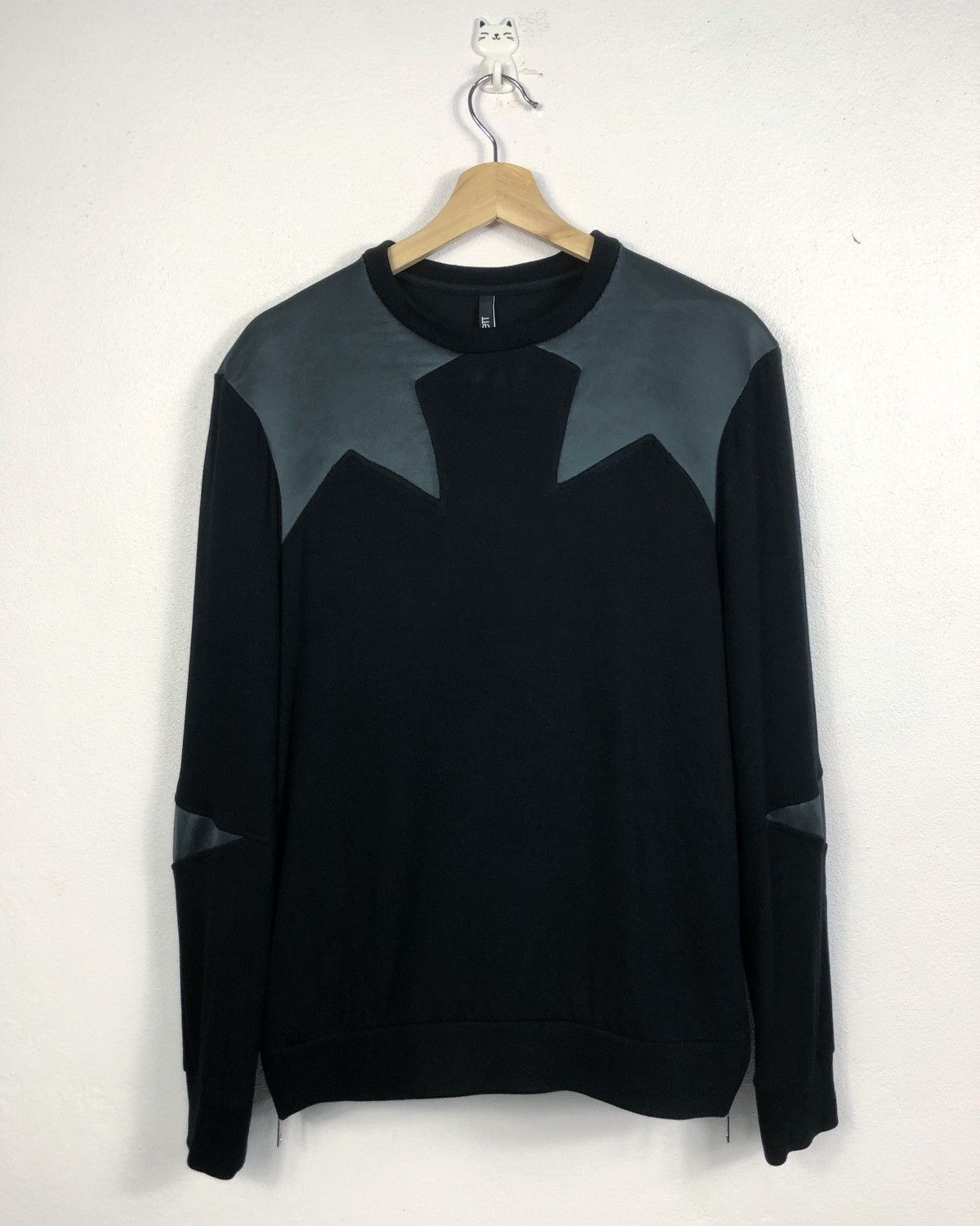 Neil Barrett Rare Neil Barrett Black Sweater Size US S / EU 44-46 / 1 - 1 Thumbnail