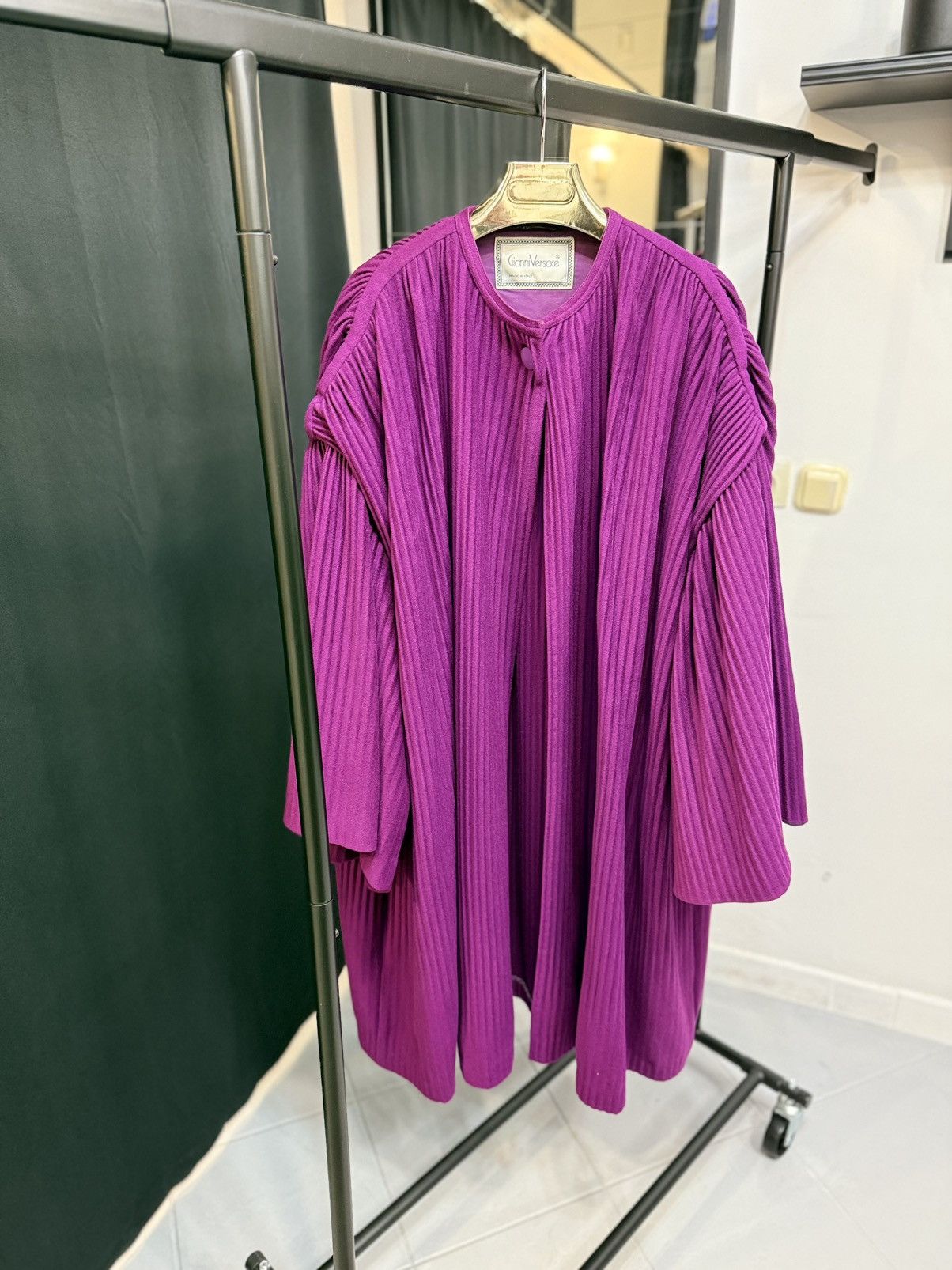 Versace Gianni Versace 1989 wool and Cashmere pleated cape Size ONE SIZE - 14 Thumbnail