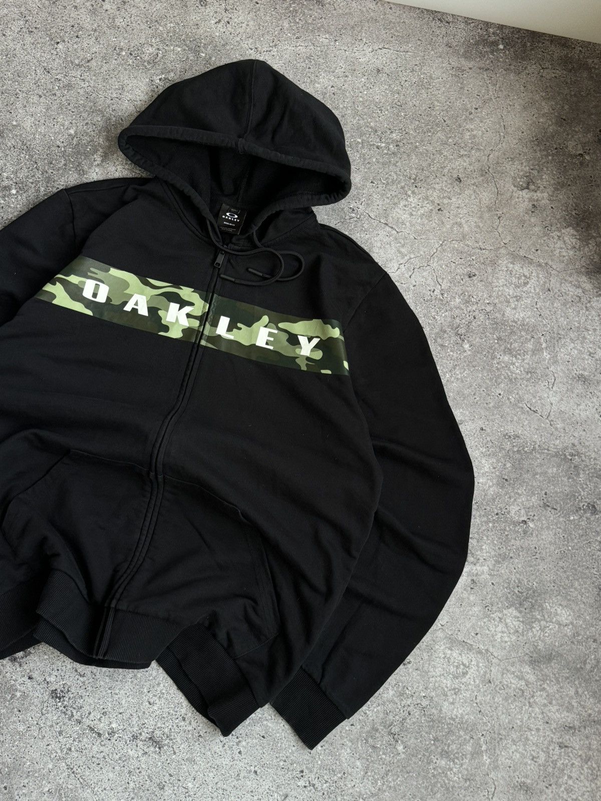 Oakley × Vintage Vintage Oakley outdoor Y2K oversized camo zip hoodie Size US L / EU 52-54 / 3 - 11 Thumbnail