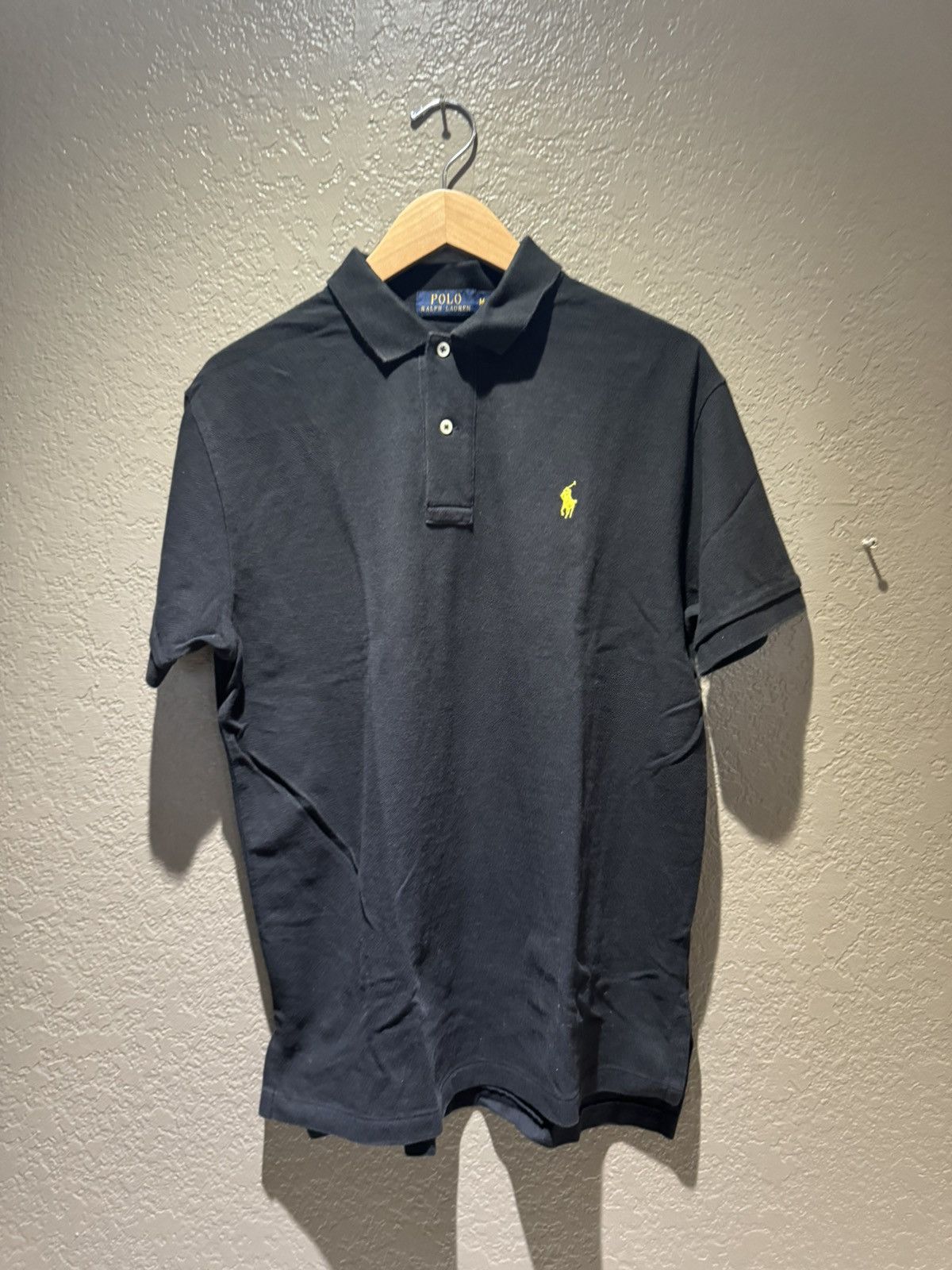 Polo Ralph Lauren Polo Ralph Lauren Black Yellow Medium Short Sleeve PreOwned Size US M / EU 48-50 / 2 - 1 Thumbnail