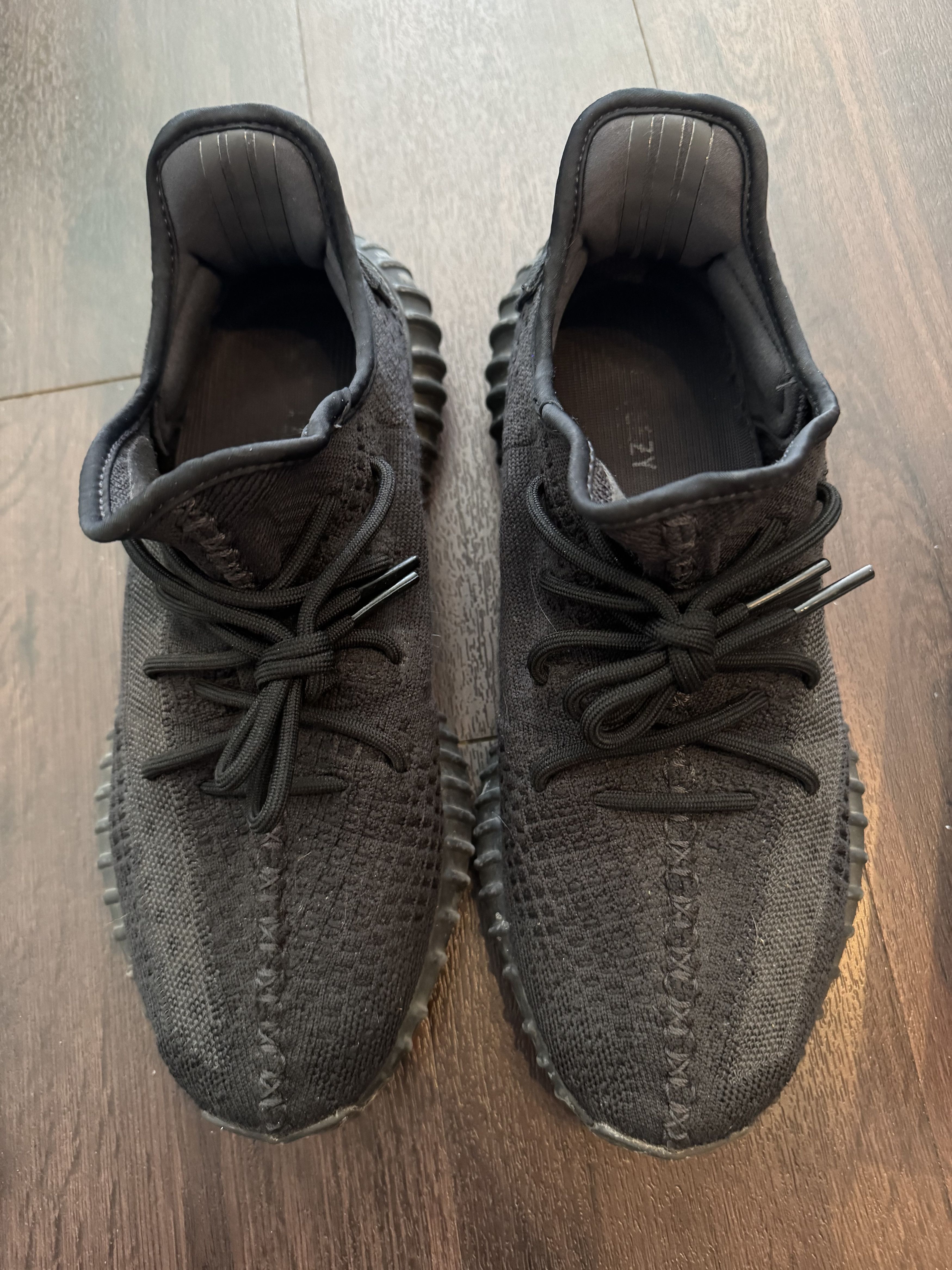 Yeezy Yeezy 350 v2 “Onyx” Size US 10.5 / EU 43-44 - 1 Thumbnail