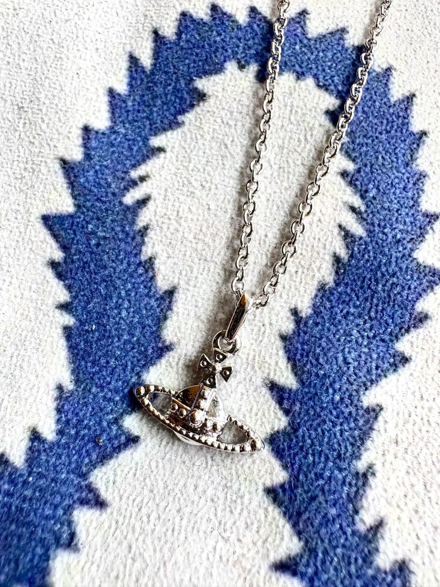 Vivienne Westwood Vivienne Westwood Silver Saturn Necklace Size ONE SIZE - 1 Thumbnail