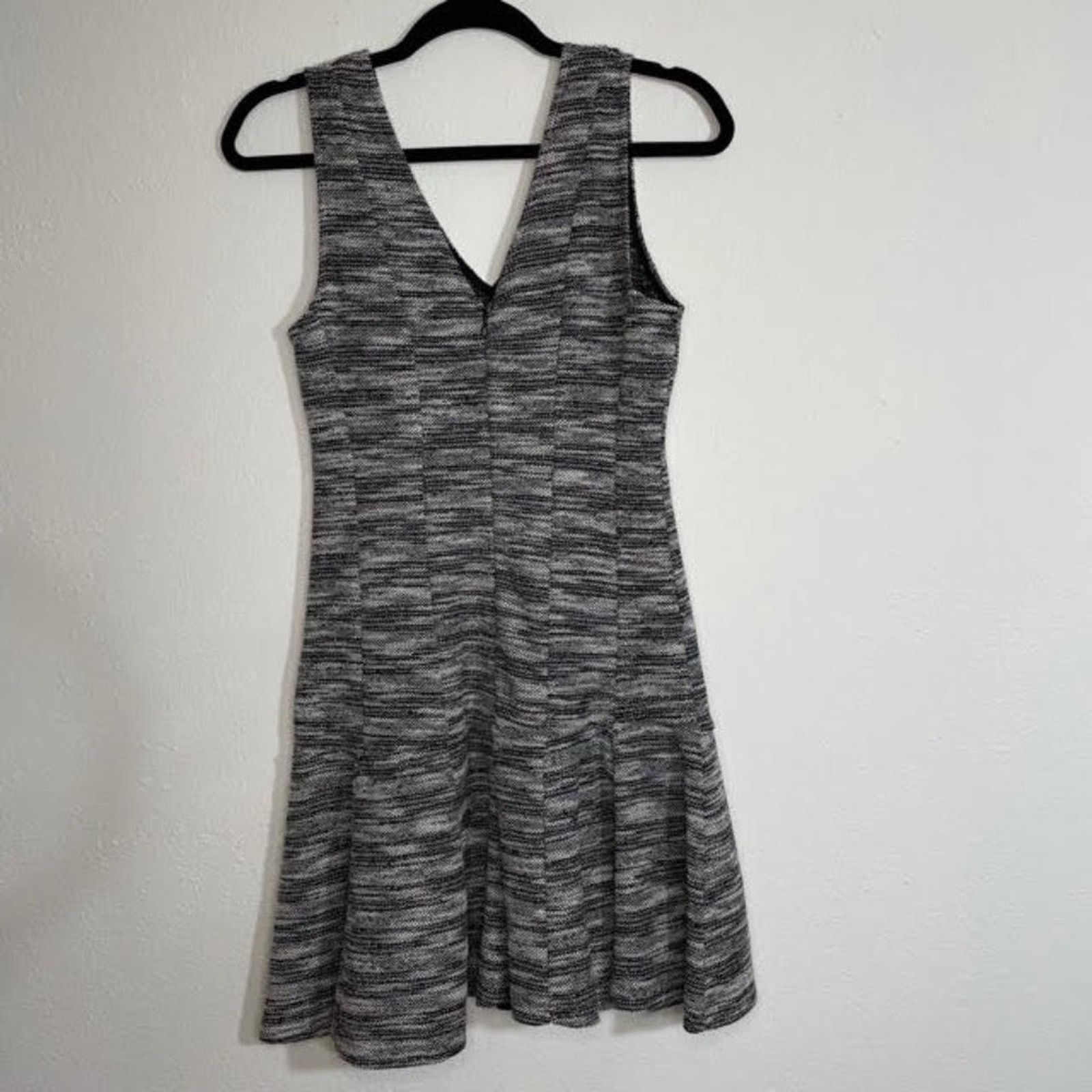 Banana Republic Banana Republic Gray Tweed Skater Dress Size 6 Fit & Flare Size M / US 6-8 / IT 42-44 - 2 Thumbnail