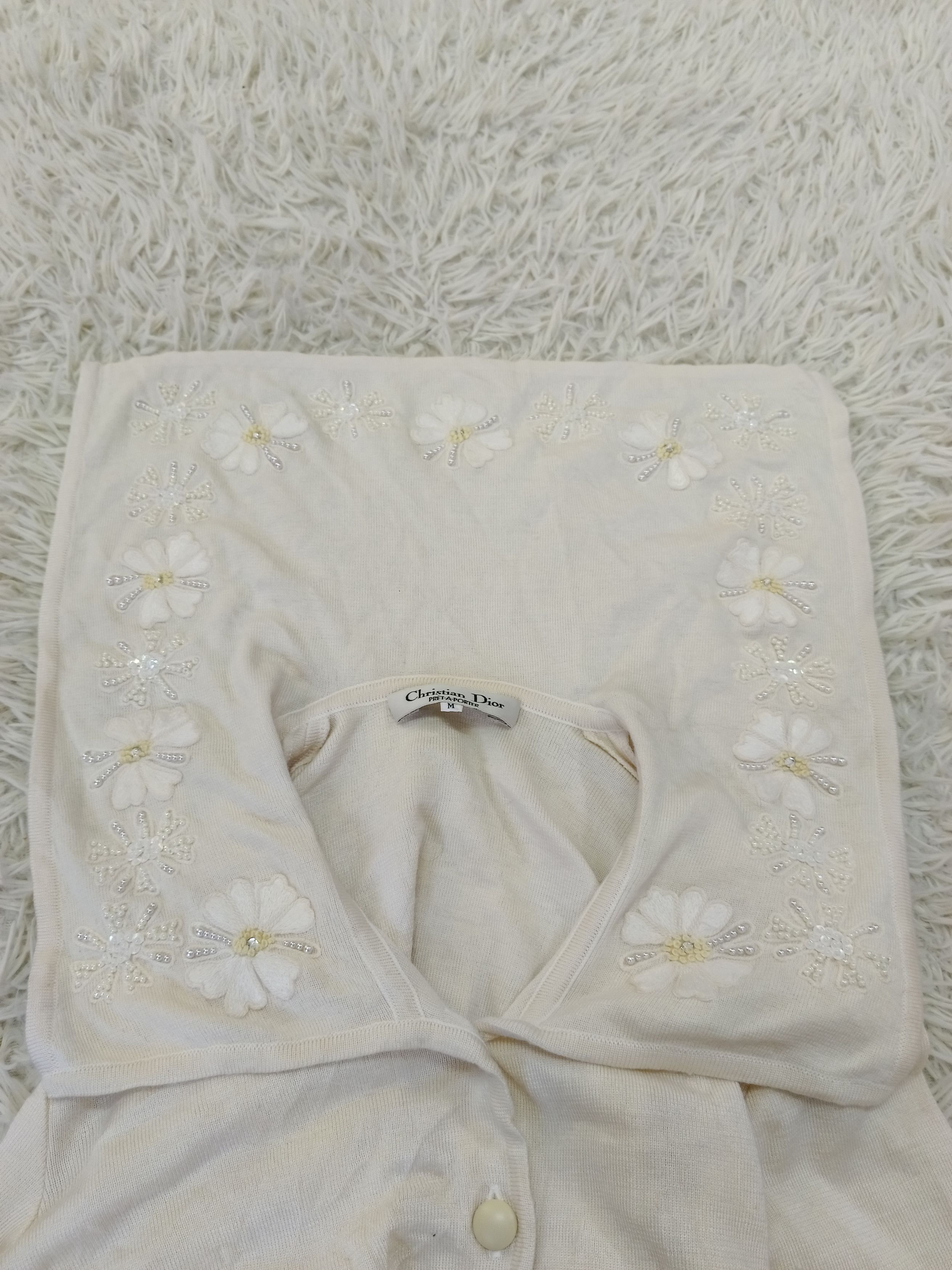 Dior CHRISTIAN DIOR EMBROIDERED FLOWER COLLAR KNIT CARDIGAN Size US M / EU 48-50 / 2 - 3 Thumbnail