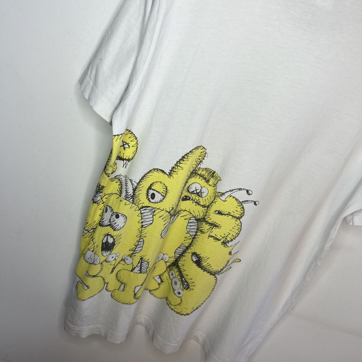 Comme des Garcons PLAY Comme Des Garçons Kaws T Shirt Size US L / EU 52-54 / 3 - 8 Thumbnail