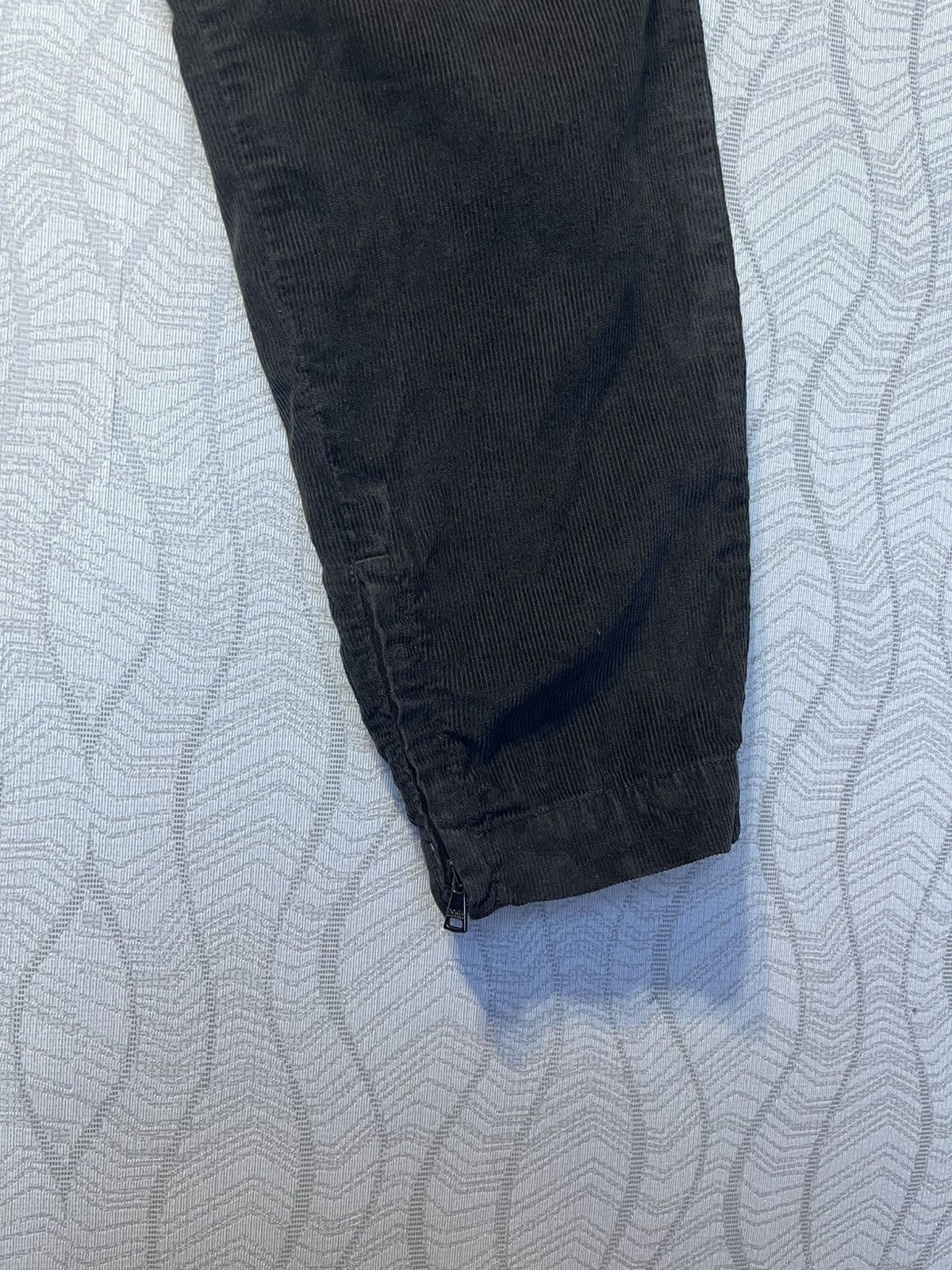 Dolce & Gabbana × Vintage Dolce & Gabbana Vintage Velvet Zipped Up Pants Italy Made XS Size US 29 - 5 Thumbnail