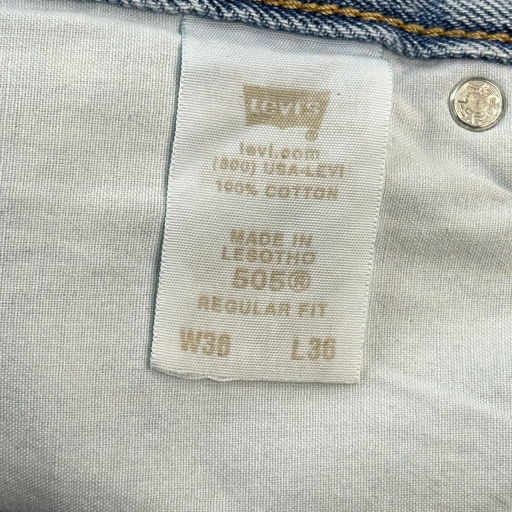 Levi's VINTAGE Levi's 505 Jeans Mens 36x36 36x33 Light Wash Regular Straight Fit Y2K Jeans Mens Size US 36 / EU 52 - 7 Thumbnail