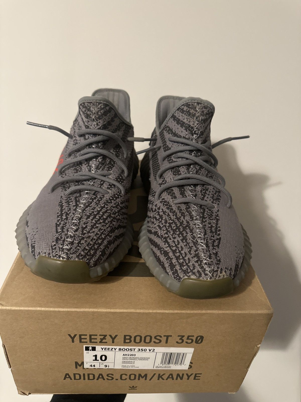 Yeezy Yeezy Boost 350 v2 Beluga 2.0 Size US 10 / EU 43 - 1 Thumbnail