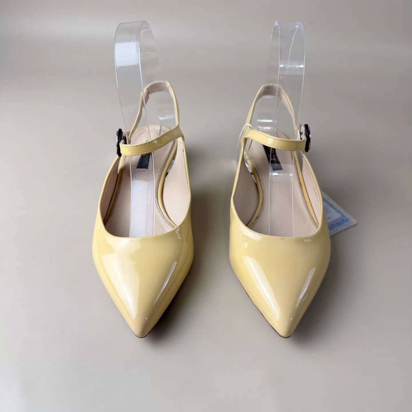 Louis Vuitton LV Cream Yellow Strap Sandals Gold Logo EU35.5 MINT Size US 5 / IT 35 - 2 Thumbnail