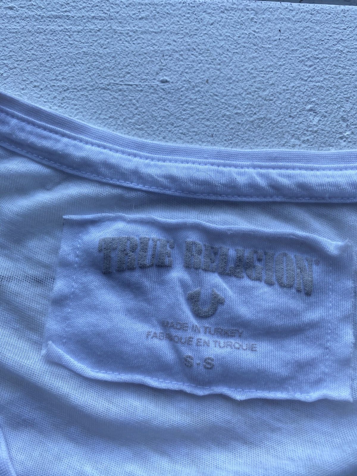 True Religion × Vintage 🔥Sexy True Religion Womens T Shirt V Neck Logo Small Top Size S / US 4 / IT 40 - 3 Thumbnail