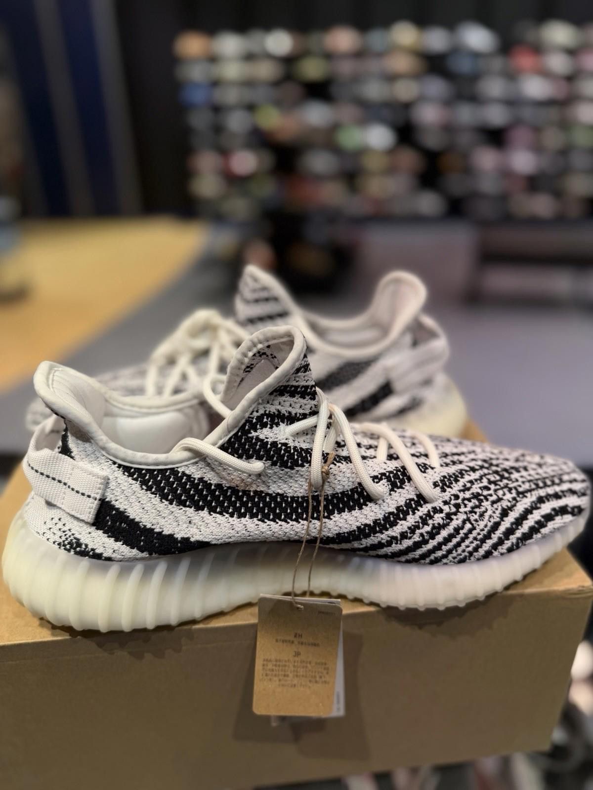 Adidas Size 10.5 - adidas Yeezy Boost 350 V2 Low Zebra Size US 10.5 / EU 43-44 - 9 Thumbnail