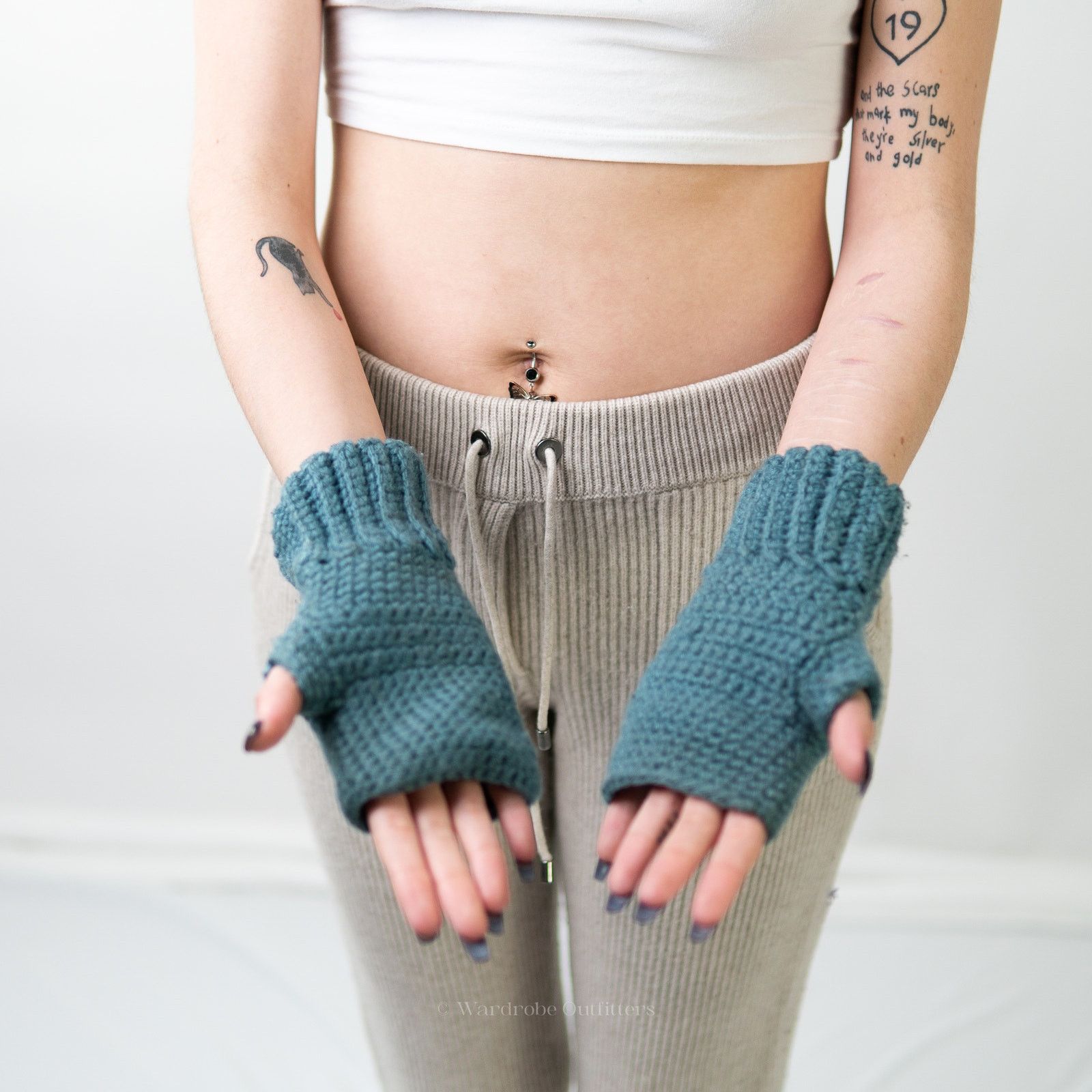 Handmade Handmade Crochet Knit Sky Blue Beanie Newsboy Cap Glove Set Size ONE SIZE - 9 Thumbnail