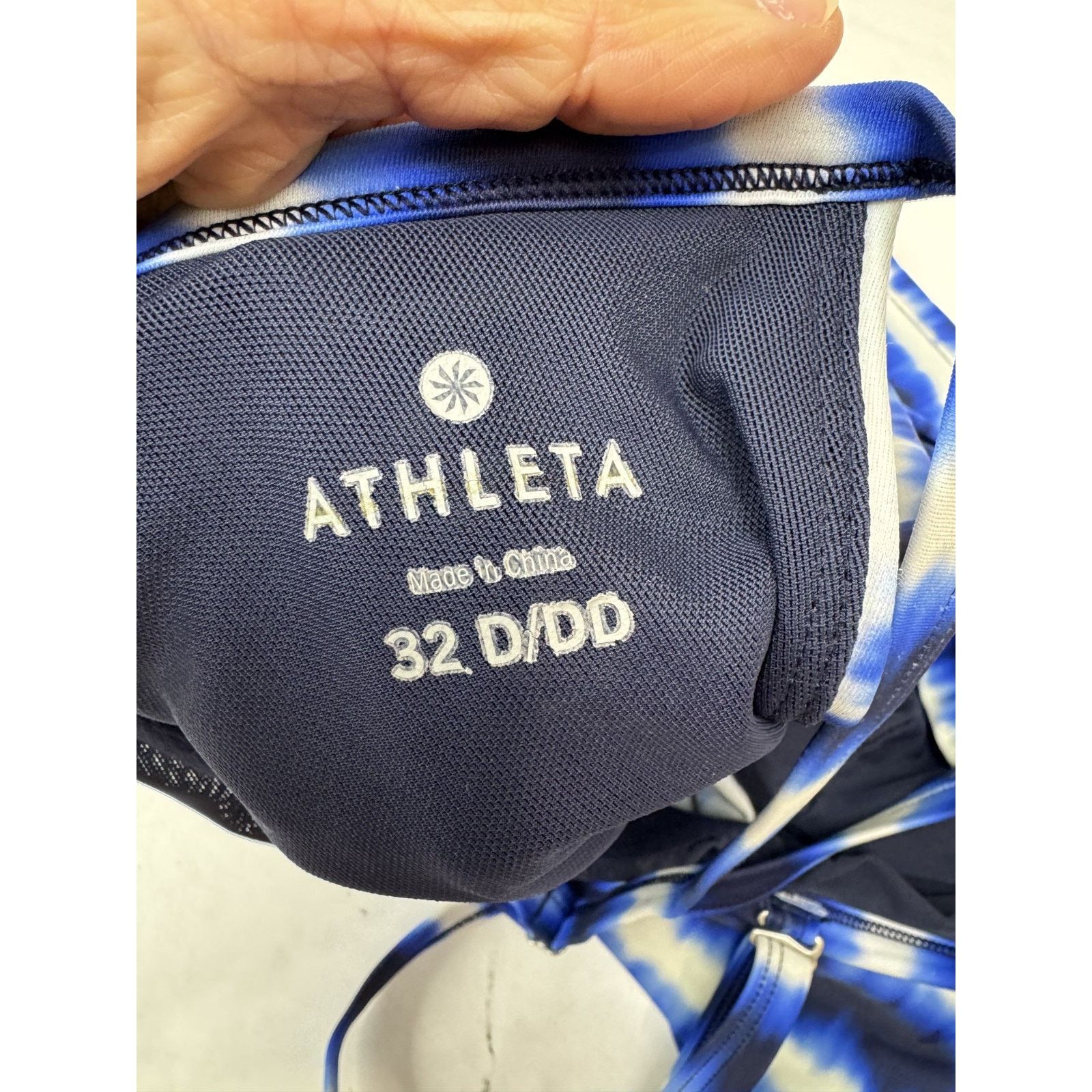 Athleta Athleta Del Mar Twister Tankini Top Size 32D /DD Blue White Size ONE SIZE - 4 Thumbnail