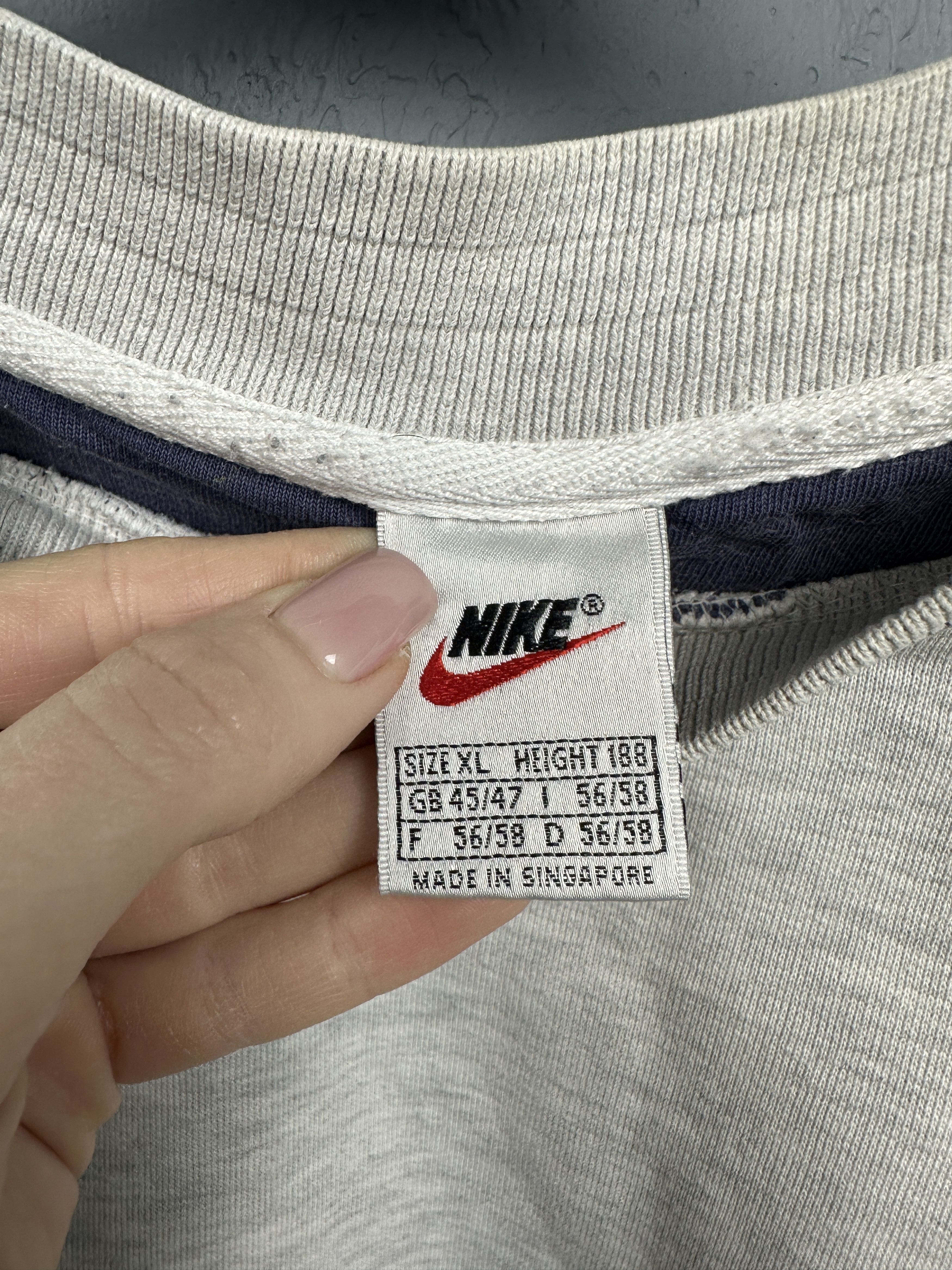 Nike Nike 90s Vintage Mens Big Logo Swoosh Sweatshirt Size US XL / EU 56 / 4 - 3 Thumbnail