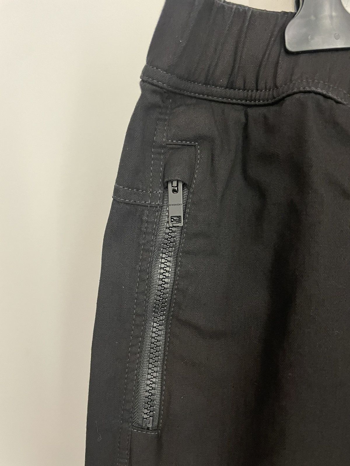 Givenchy TWO IN ONE DETACHABLE ZIP OFF PANTS Size US 36 / EU 52 - 2 Thumbnail