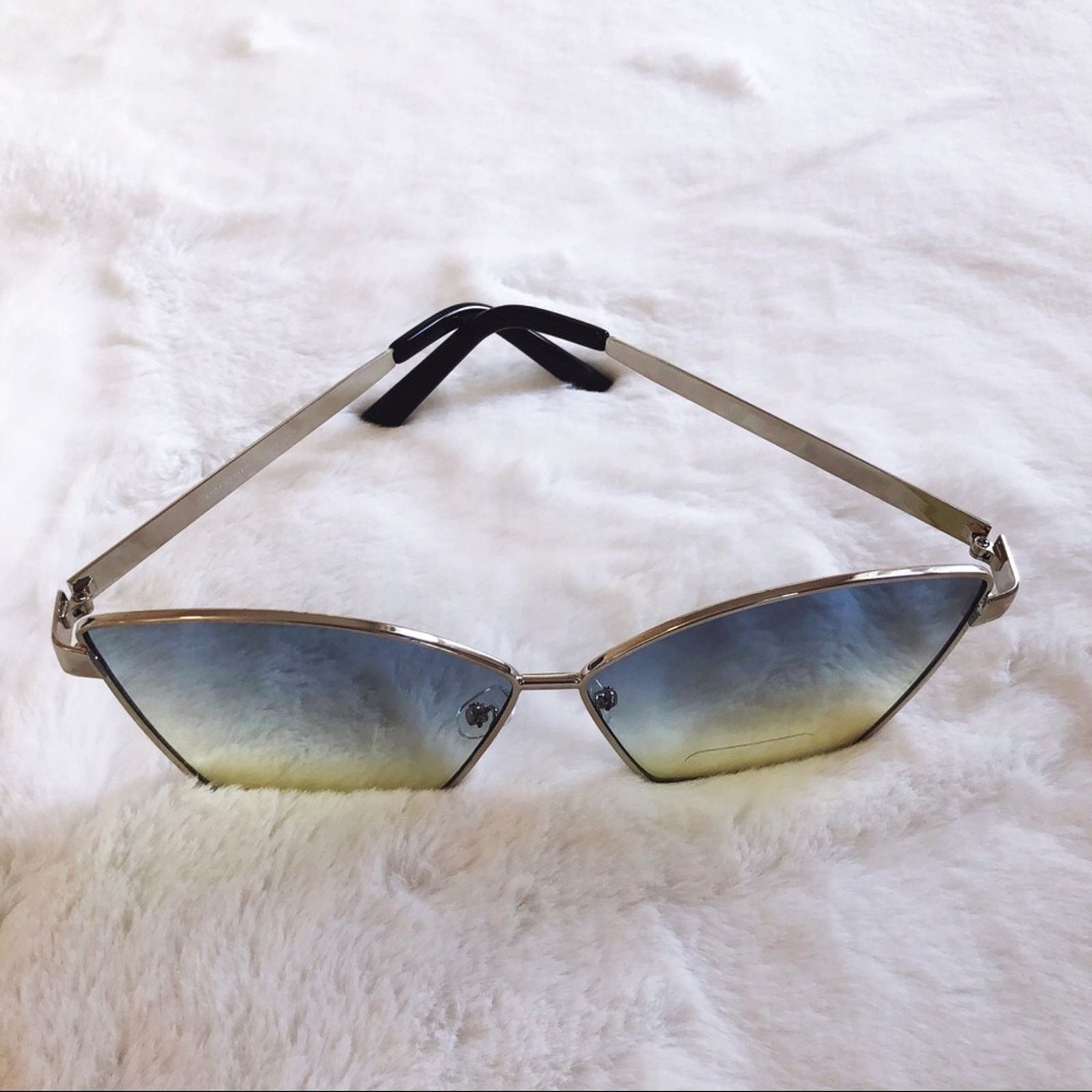 Other Aubrey Light Blue Gradient Oversized Sunglasses Size ONE SIZE - 4 Thumbnail