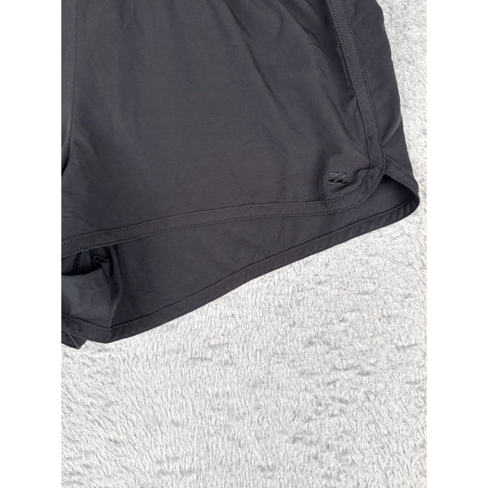Billabong Billabong Shorts Womens Medium Black Sweat Polyester Blend Beach Pool 34x4 Size 32" / US 10 / IT 46 - 2 Thumbnail