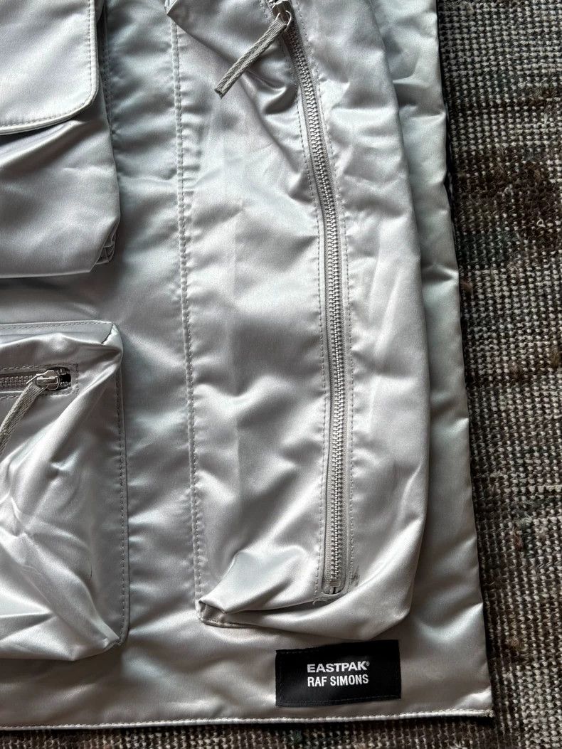 Raf Simons Raf simons Silver printed oversized shoulder bag Size ONE SIZE - 2 Thumbnail