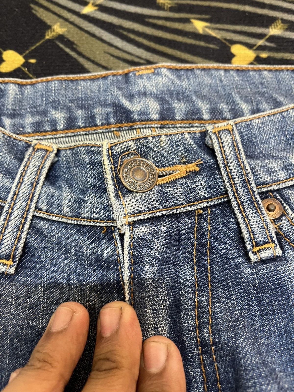Levi's Vintage Levi’s 80’s 557 Flare Grunge Denim Size US 28 / EU 44 - 9 Thumbnail