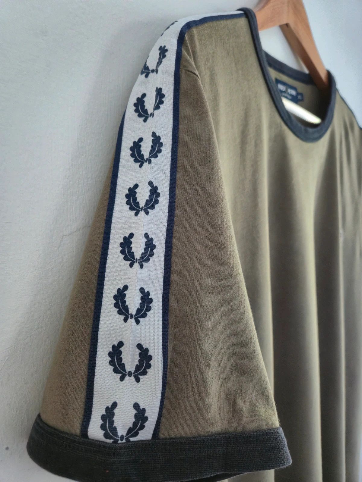 Fred Perry Fred Perry Khaki Crew Neck t-shirt - XL Size US XL / EU 56 / 4 - 3 Thumbnail