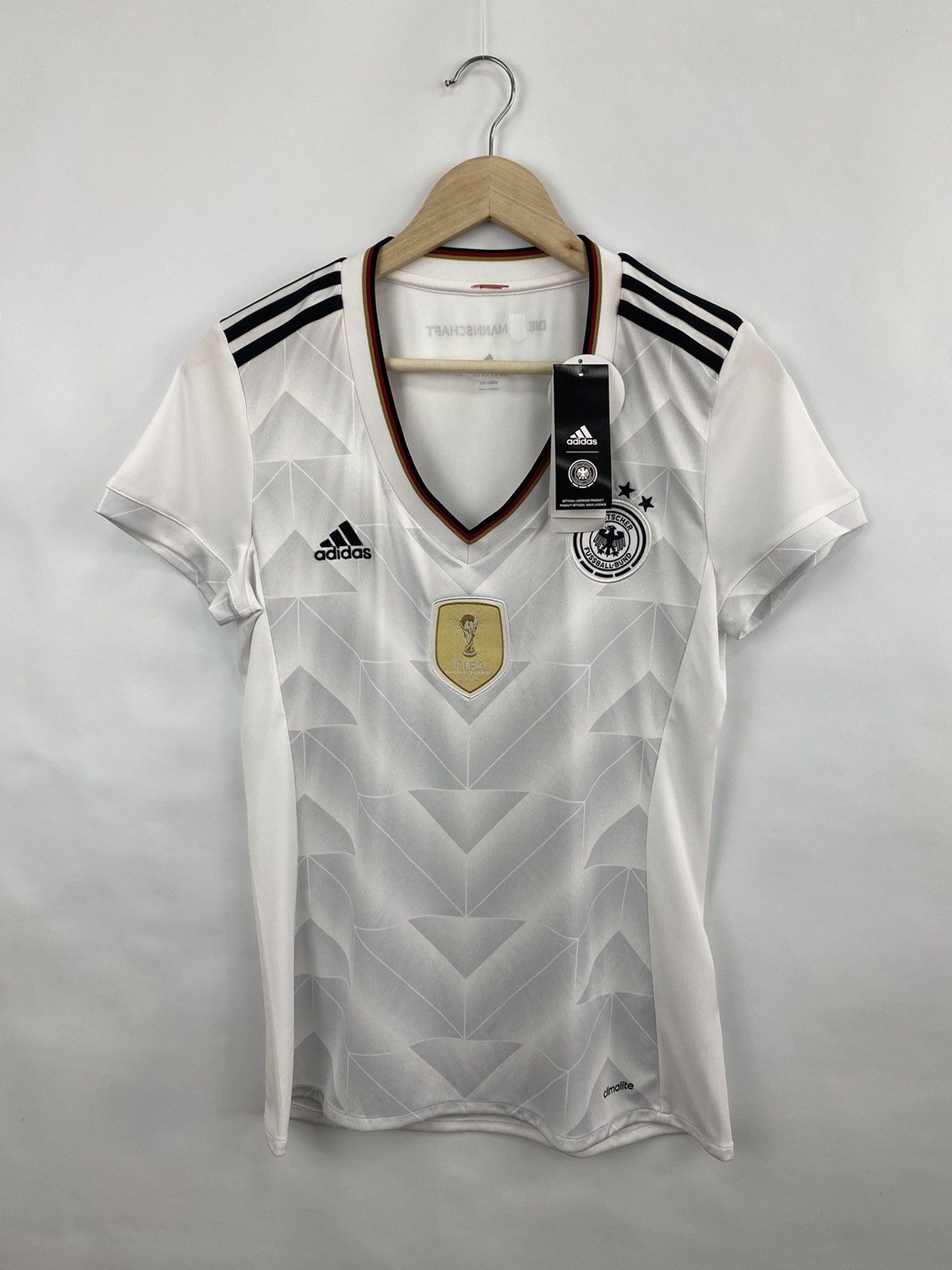 Adidas 🇩🇪 Adidas Germany 2014 WORLD CHAMPIONS jersey soccer t-shirt Size M / US 6-8 / IT 42-44 - 2 Thumbnail