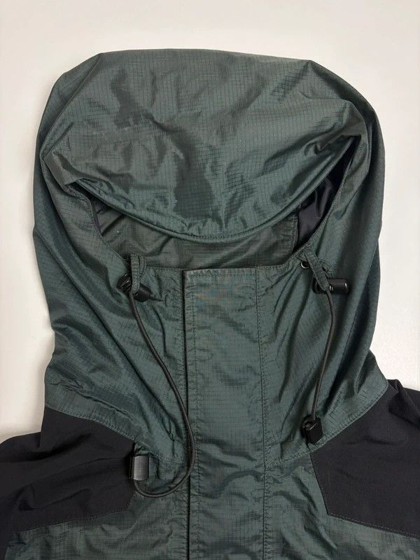 Mountain Hardwear Vintage Mountain Hardwear Conduit Hooded Shell Jacket Size US L / EU 52-54 / 3 - 4 Thumbnail