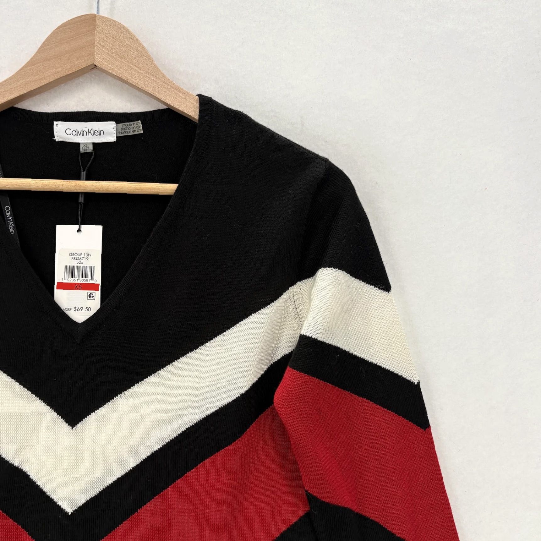 Calvin Klein Calvin Klein Sweater Womens XS Black Chevron Stripe V Neck Acrylic Knit Pullover Size XS / US 0-2 / IT 36-38 - 2 Thumbnail