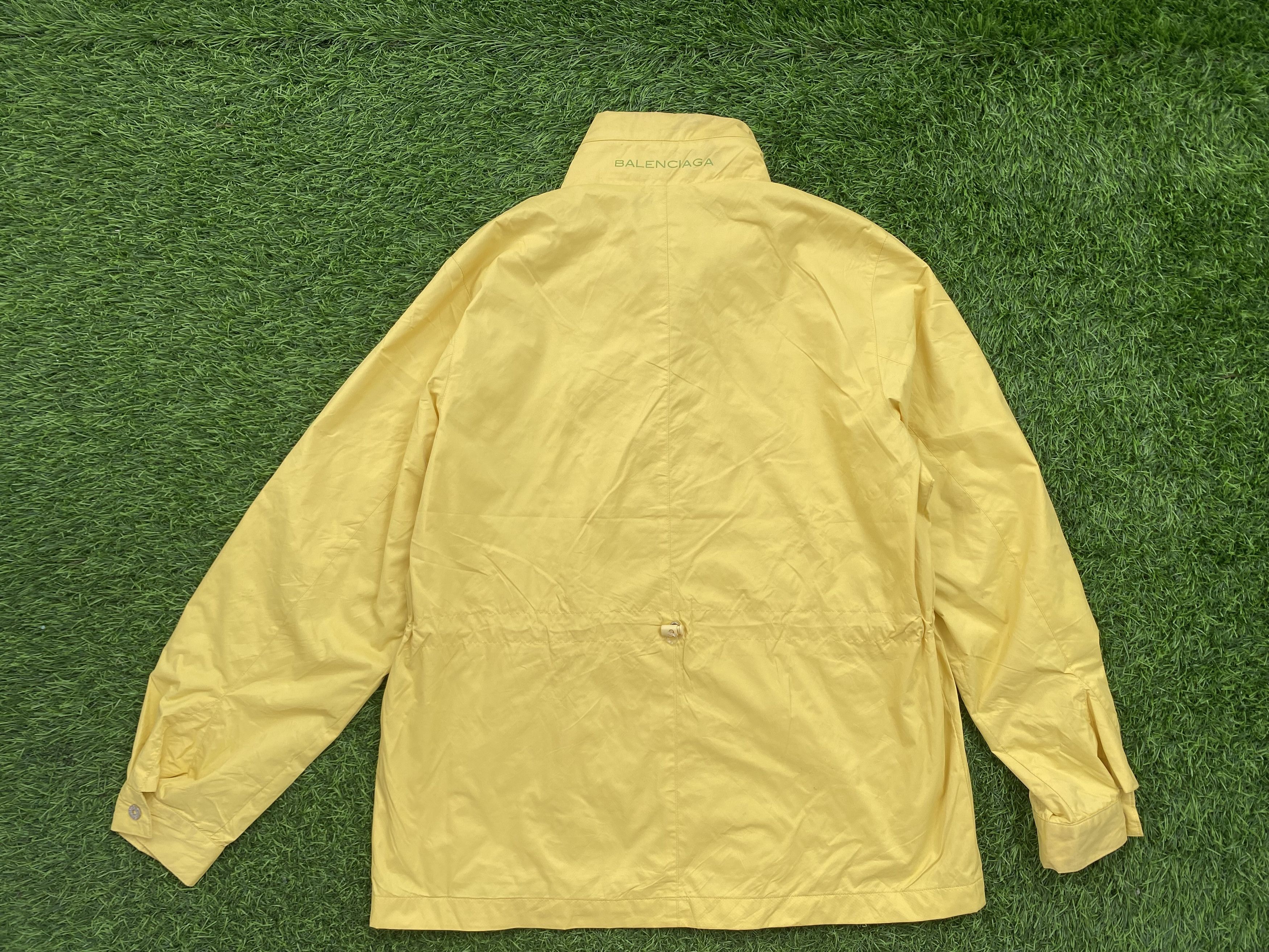 Balenciaga Vintage Balenciaga Light Jacket Spellout Size M / US 6-8 / IT 42-44 - 3 Thumbnail