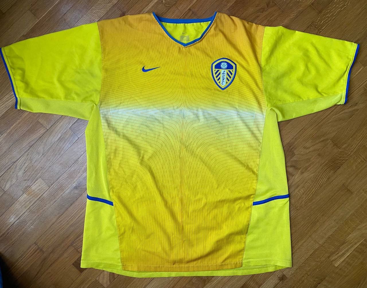 Nike Nike Leeds United soccer jersey tee Size US XL / EU 56 / 4 - 1 Thumbnail