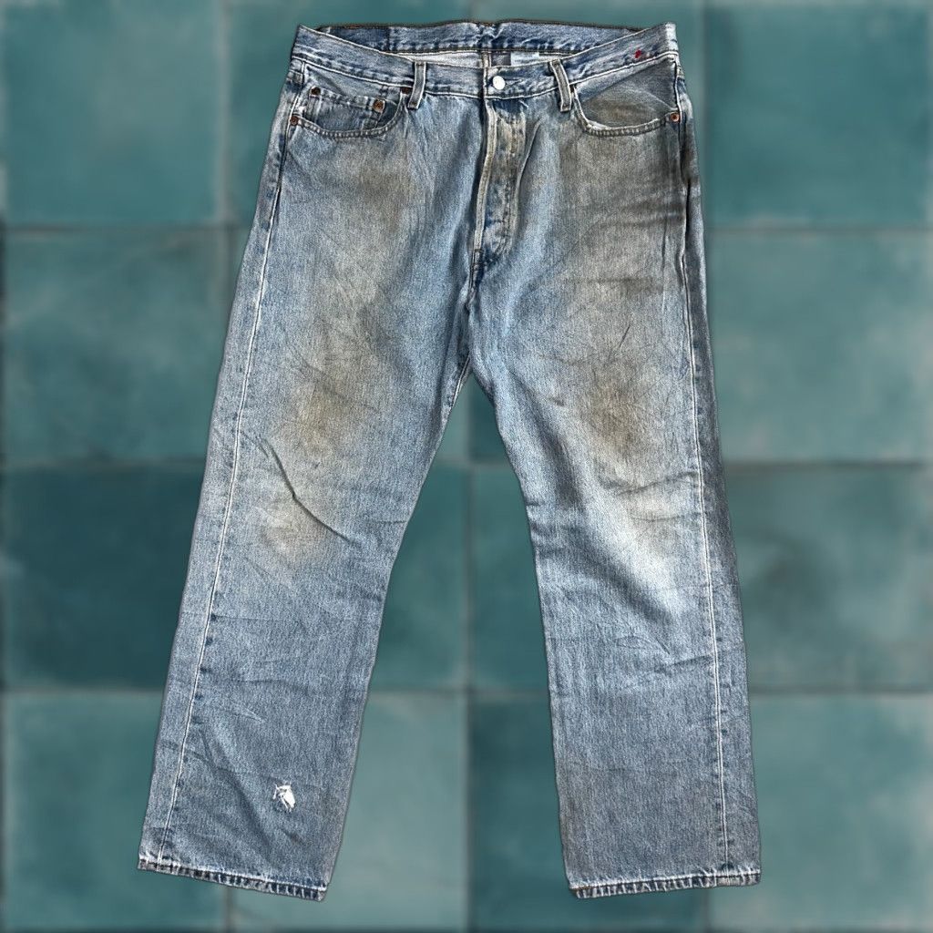 Levi's VINTAGE Levi's 501 Jeans Straight Men 36x30 Blue Light Wash 90s 36 Jeans Regular Mens Size US 36 / EU 52 - 1 Thumbnail