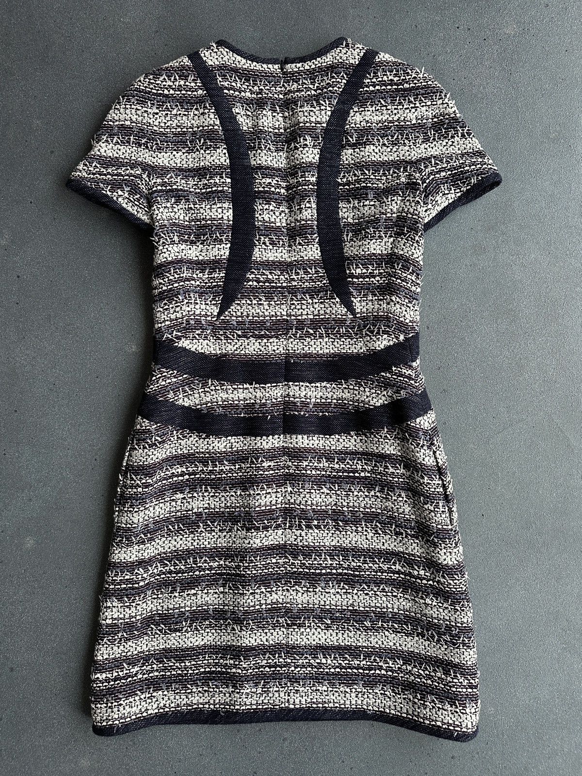 Chanel CHANEL Midi Tweed Silk Graphic Panels Dress White Blue Size M / US 6-8 / IT 42-44 - 3 Thumbnail