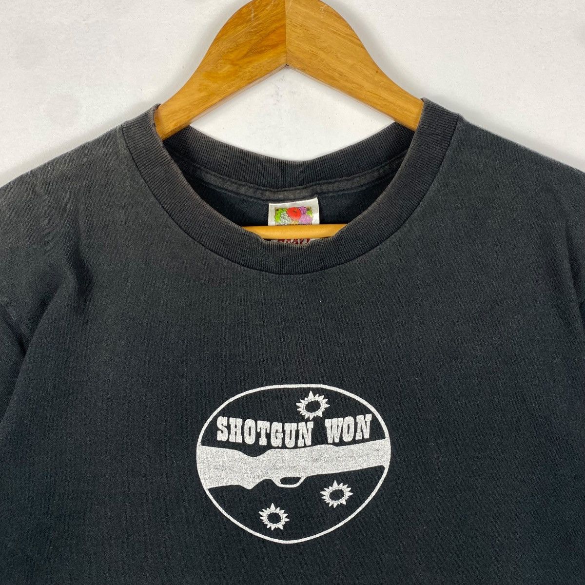 Vintage Vintage 90s SHOTGUN WON Graphic Faded Tee Shirt Medium Size Size US M / EU 48-50 / 2 - 2 Thumbnail