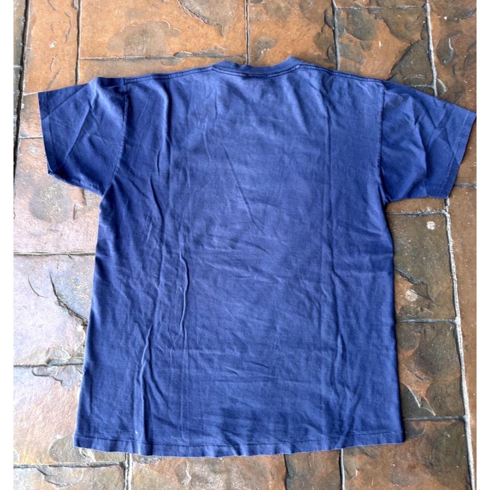 Vintage VINTAGE Sasson USA Flower T Shirt M Men Blue Cotton Crew Neck Short Sleeve USA Size US M / EU 48-50 / 2 - 3 Thumbnail