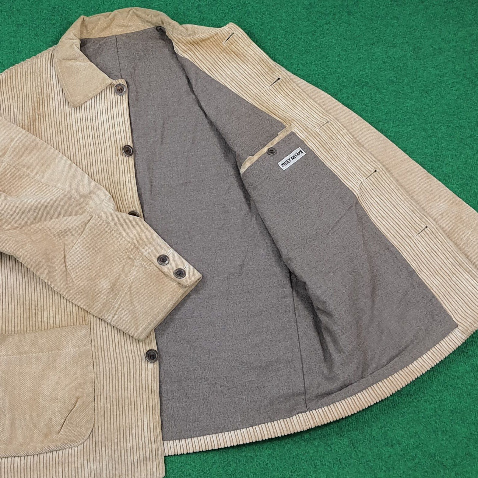Issey Miyake Vintage 90s Issey Miyake Corduroy Chore Beige Jacket C309N19 Size US L / EU 52-54 / 3 - 5 Thumbnail