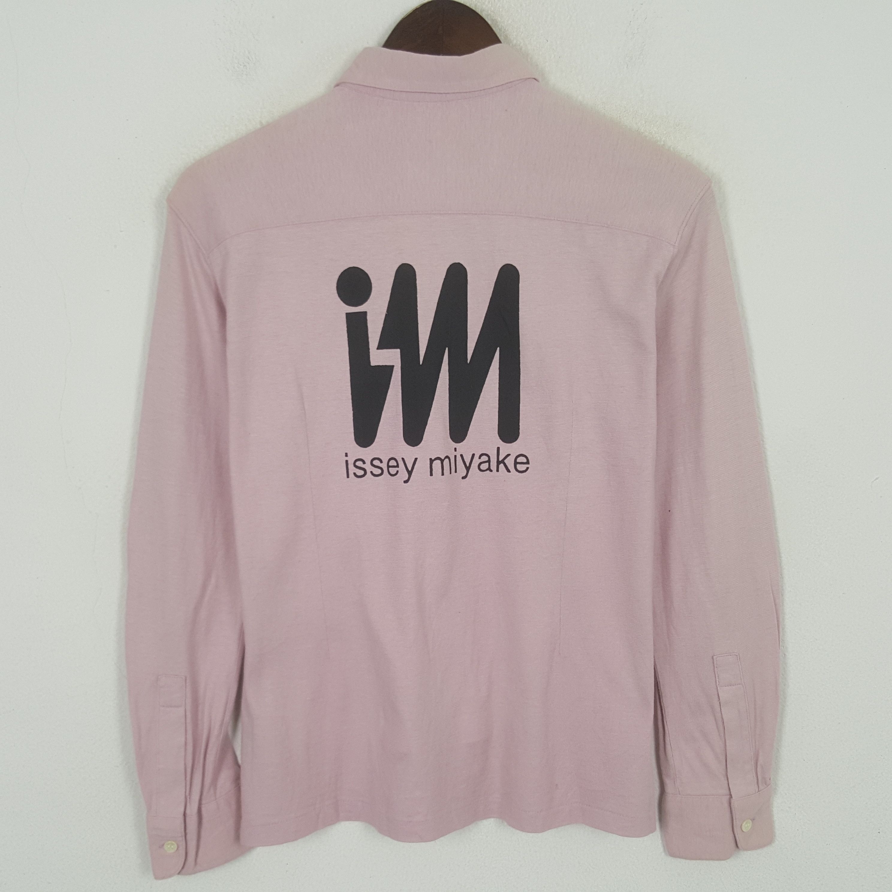 Issey Miyake Vintage Issey Miyake Custom Logo Art Button Up Shirt Size US S / EU 44-46 / 1 - 1 Thumbnail