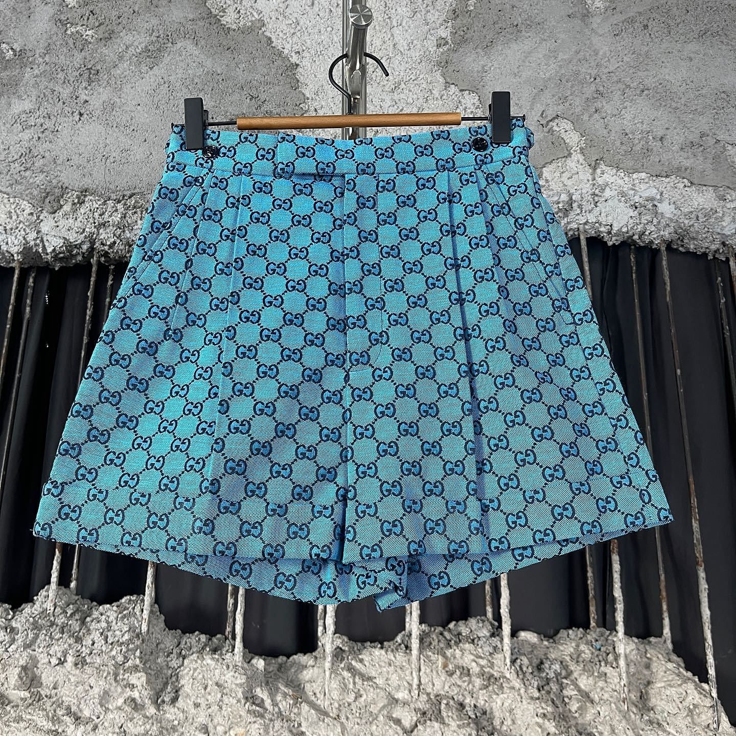 Gucci Gucci GG Monogram Blue Shorts Size 36 Size 25" / US 0 / IT 36 - 1 Thumbnail