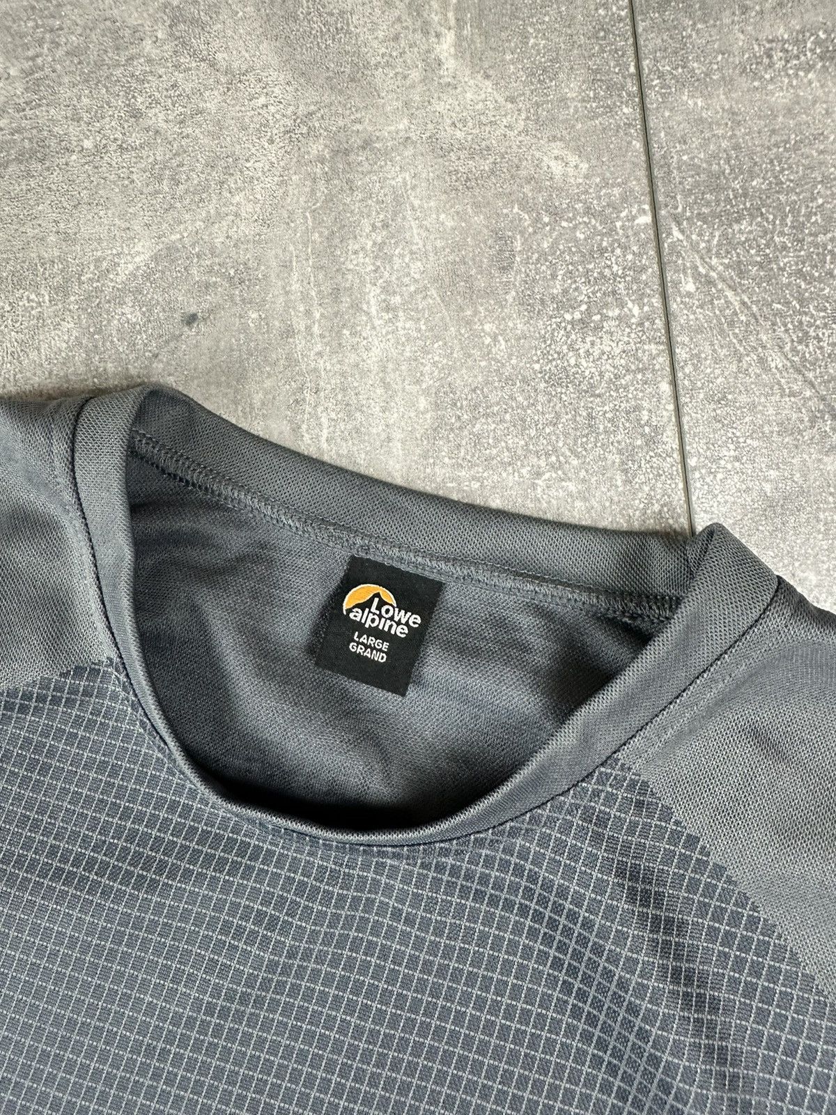 Other Lowe Alpine Dry Zone Outdoor Polyester Small Logo T-Shirt Size US L / EU 52-54 / 3 - 7 Thumbnail