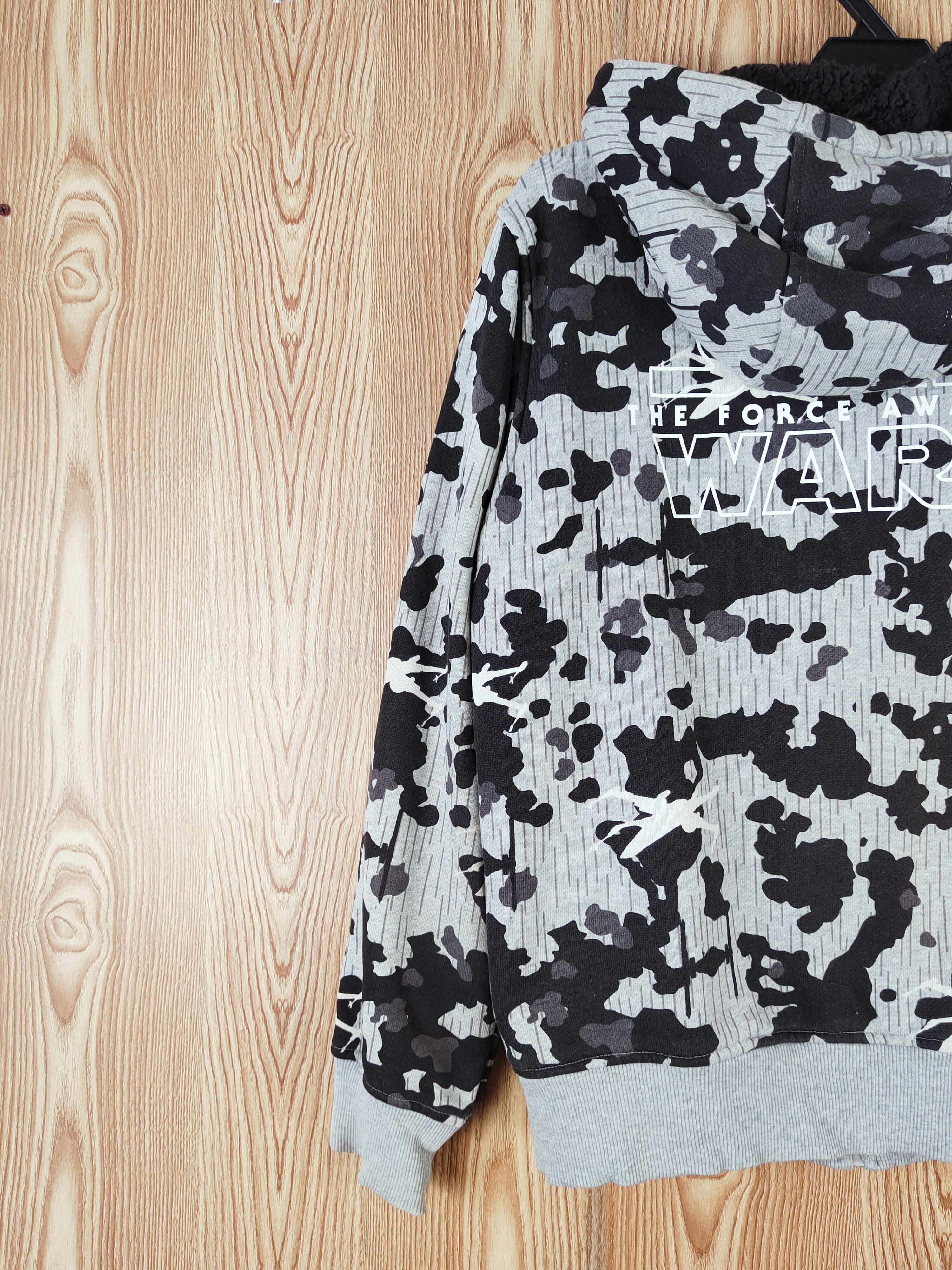 Star Wars Uniqlo-Star Wars fleece camo Hoodie Sweaters #W574 Size US M / EU 48-50 / 2 - 11 Thumbnail